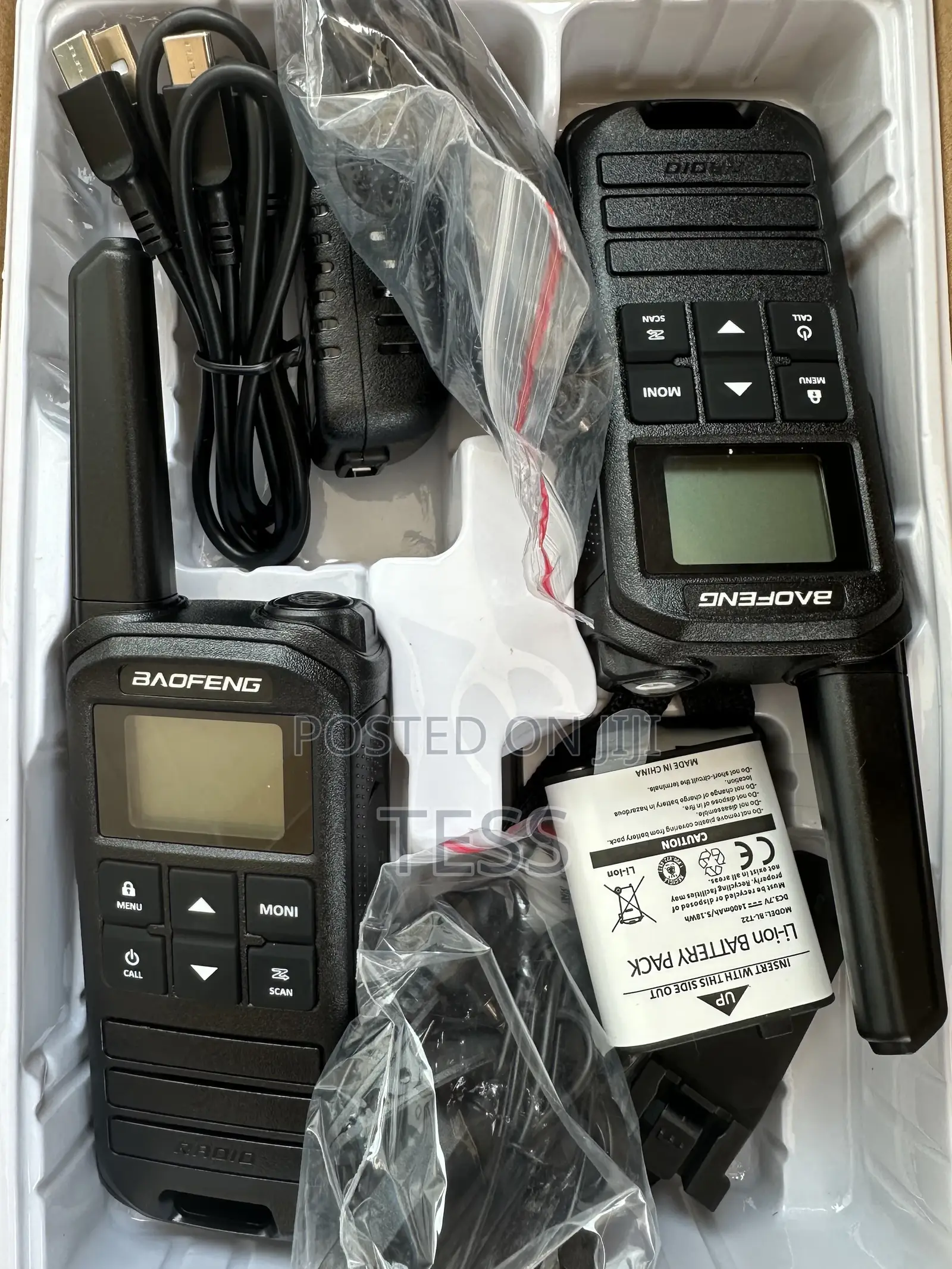 Baofeng Walkie-Talkie Screen Radio 2in1 With Earpiece
