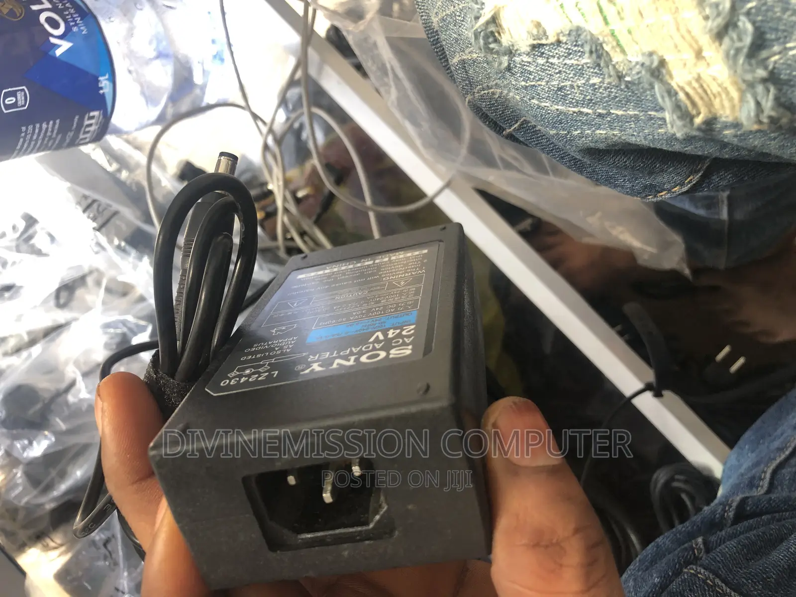 Sony AC ADAPTER 24v==3.0A