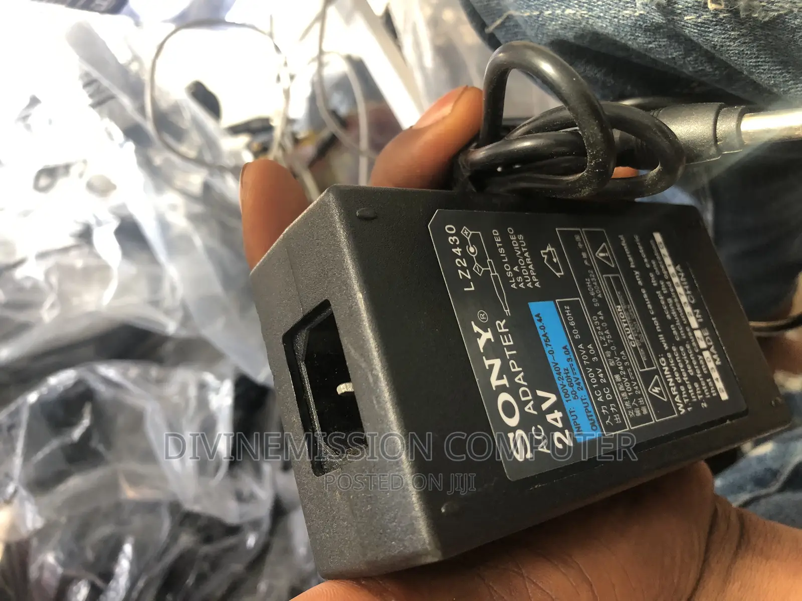 Sony AC ADAPTER 24v==3.0A