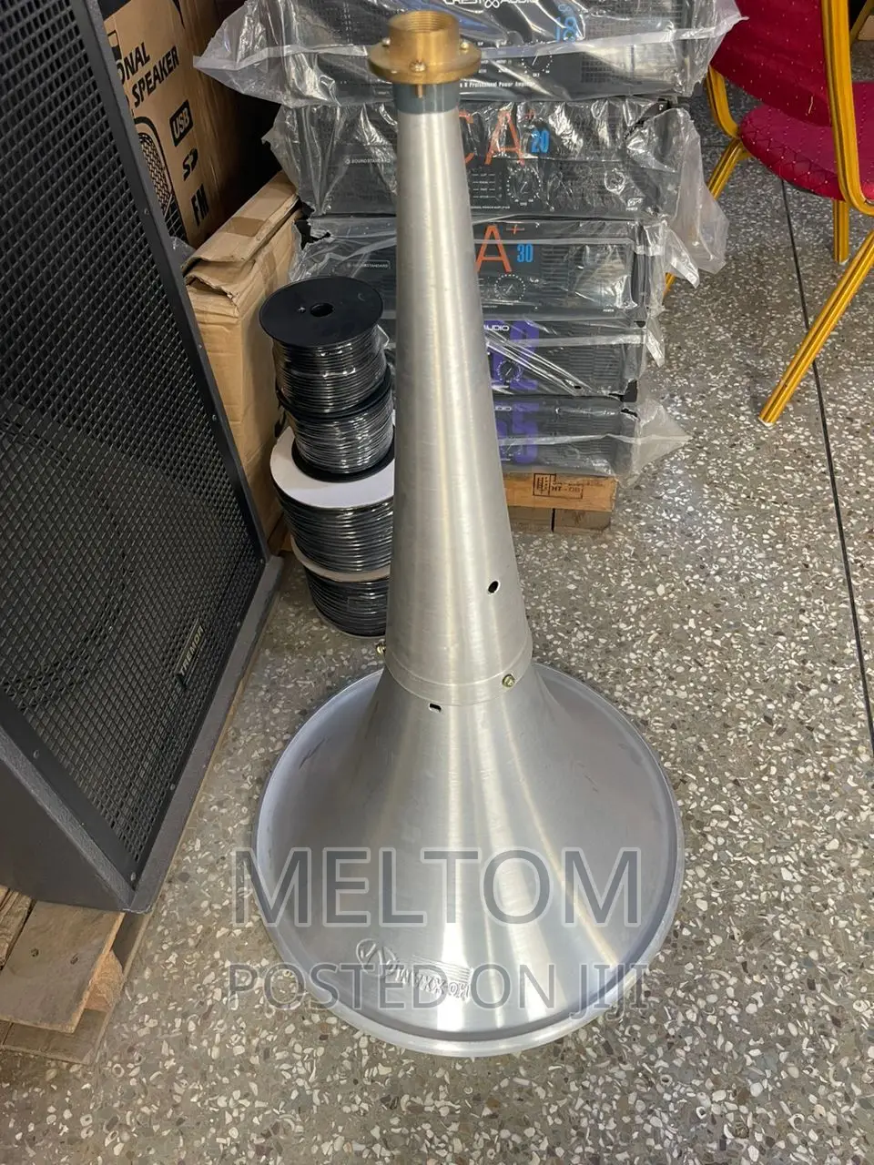 Maxx-on Trumpet Horn Speaker (20inches)