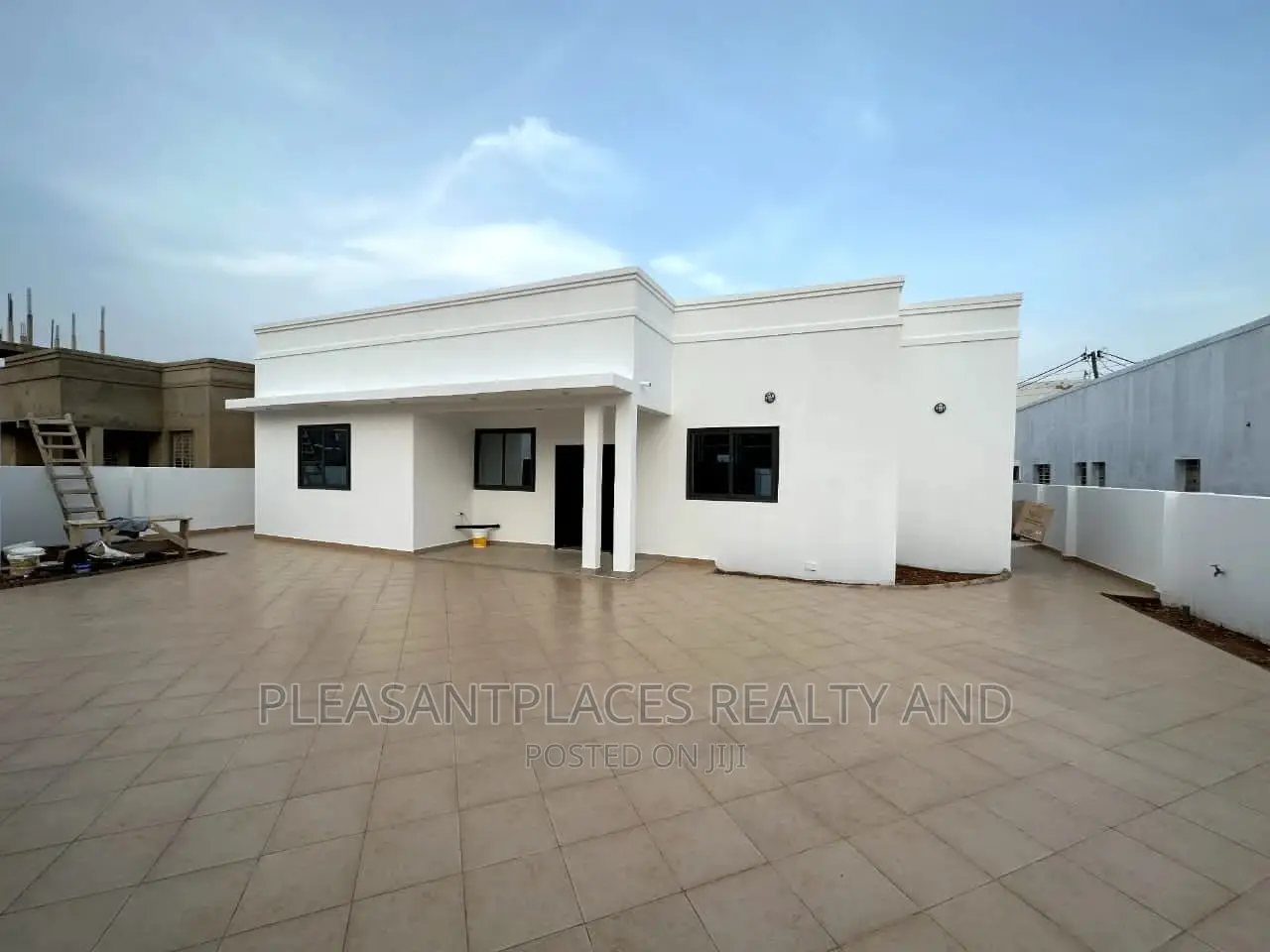3bdrm House in Pleasantplaces, East Legon for sale