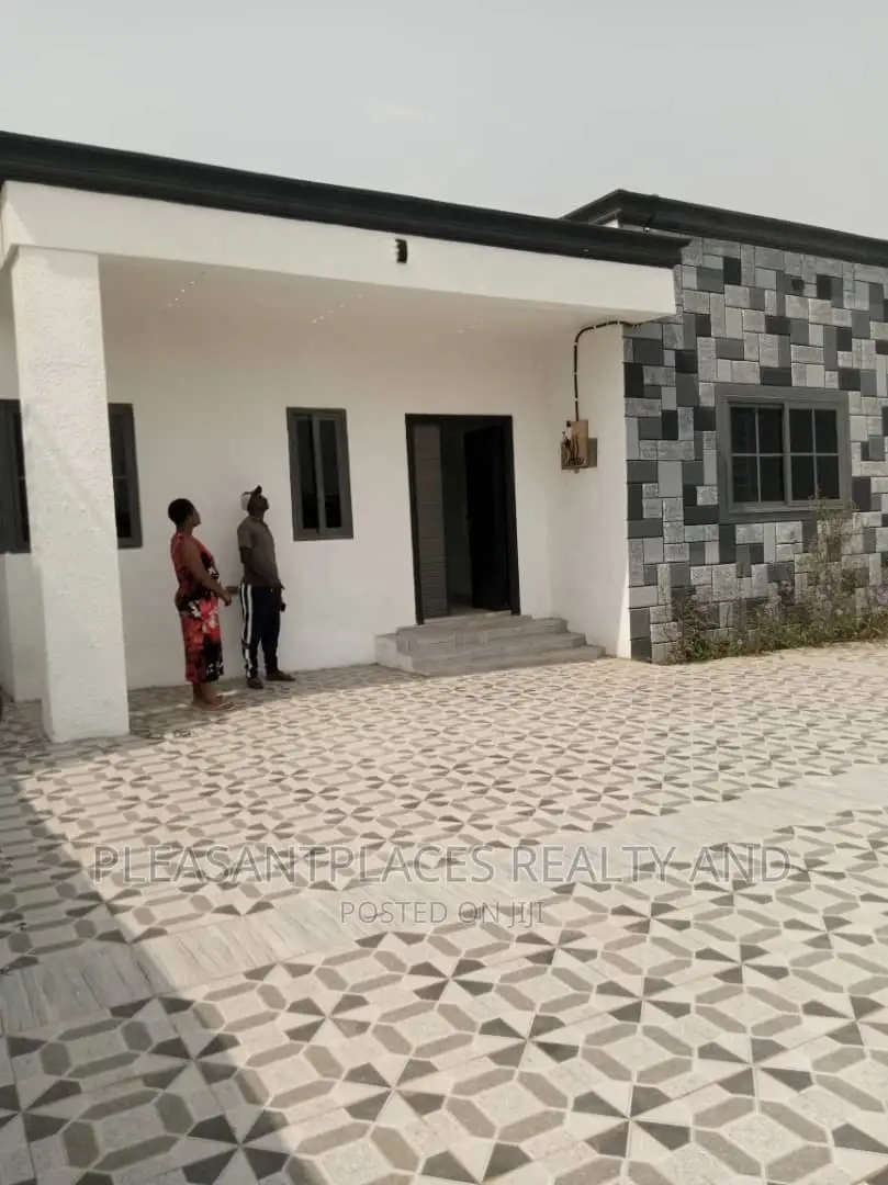 3bdrm House in Pleasantplaces, New Legon for sale