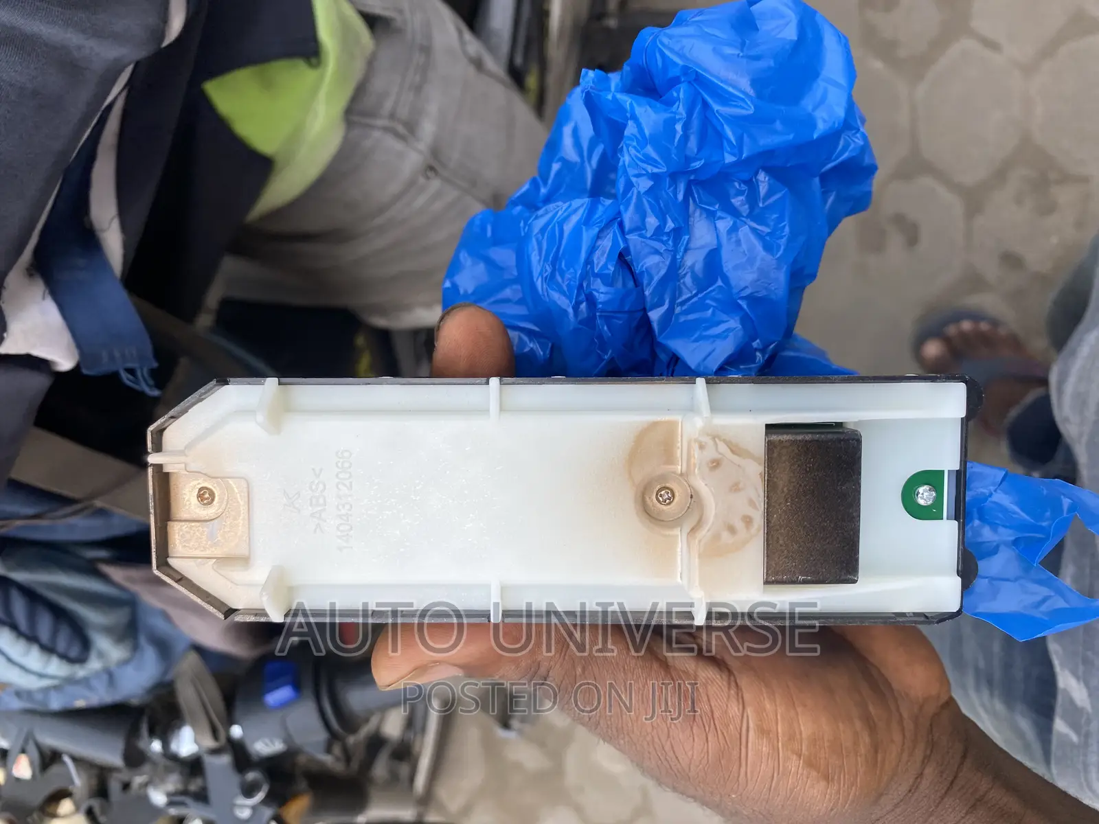 Landcruiser Prado 2008 to 2015 Master Switch Available