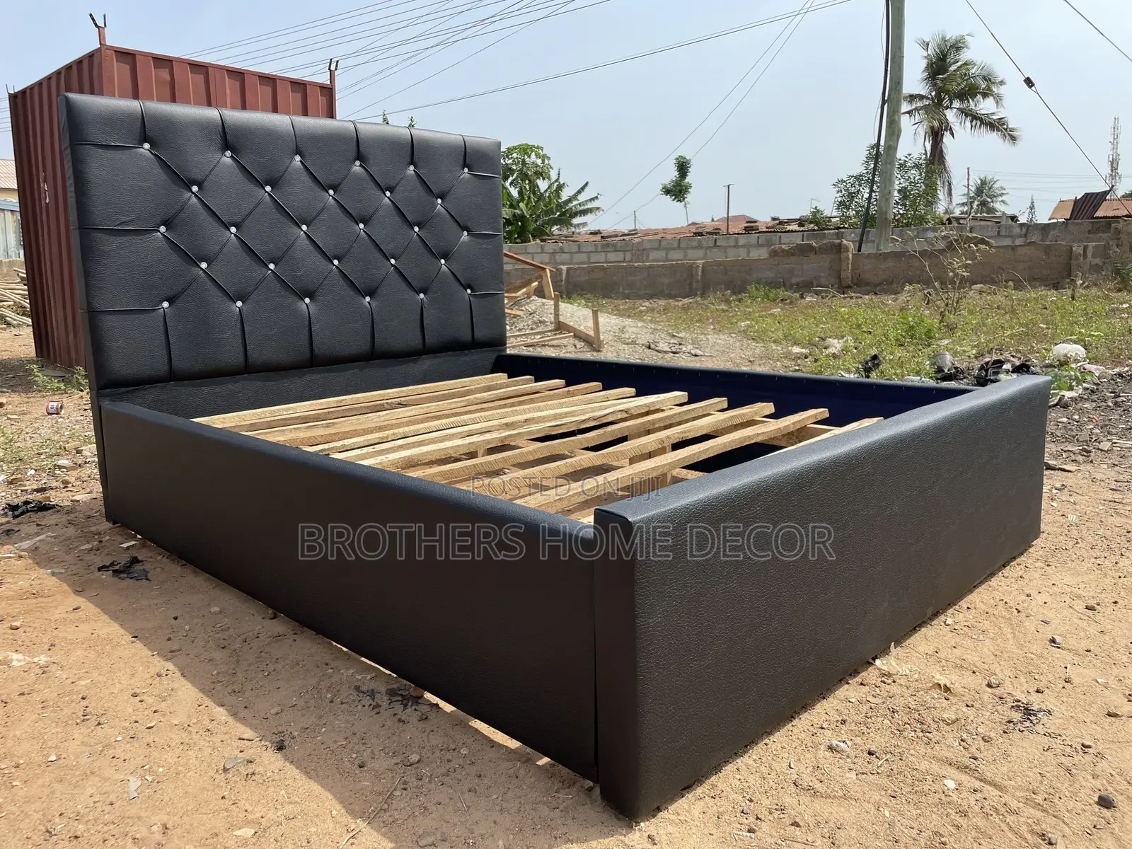 Foreign Double Bedframe 60x80 // Very Strong