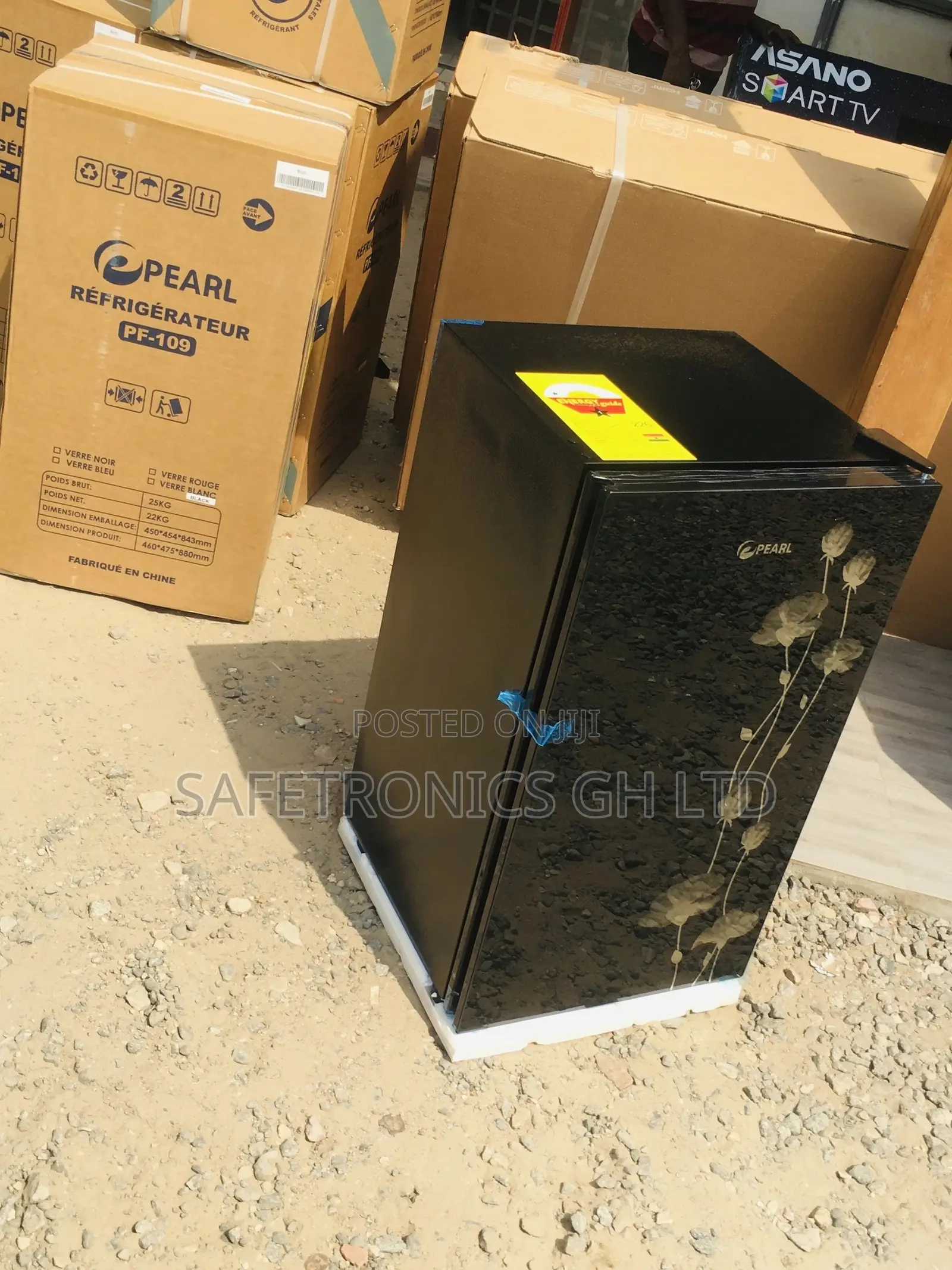 Pearl Singledoor 82L Glass Black Tabletop Topfreezer Fridge