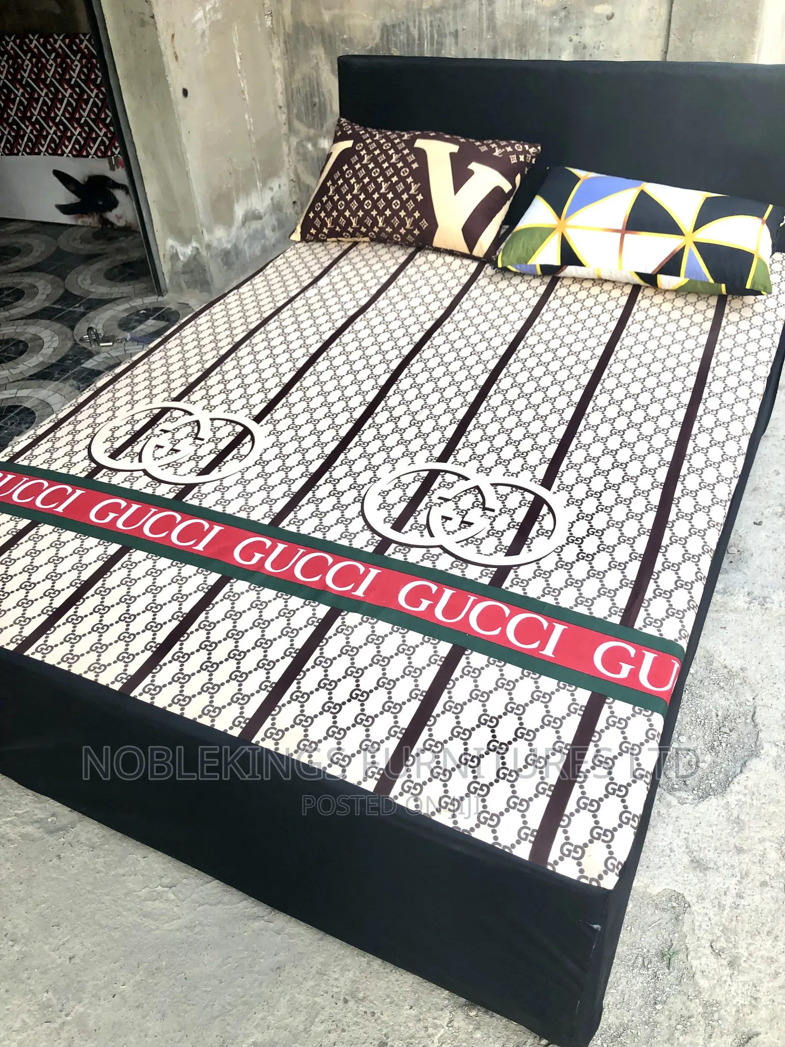 Inbuilt Double Bed