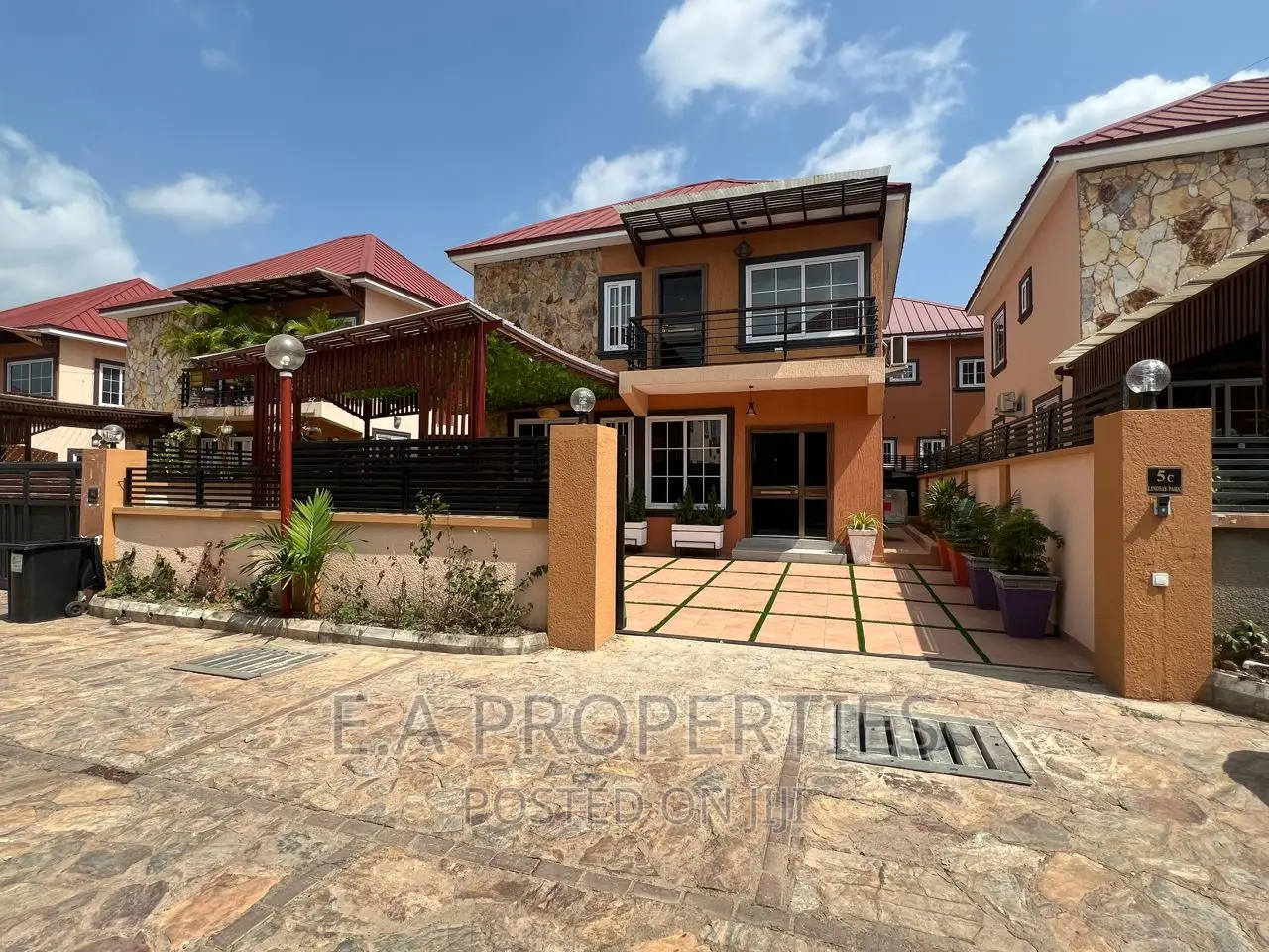 3bdrm House in E A Properties, Overhead for rent