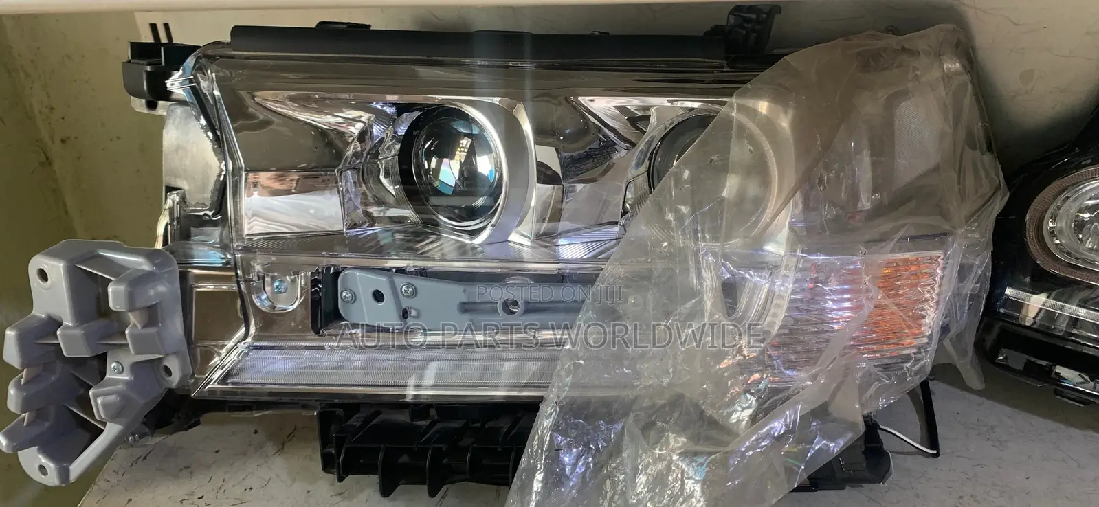 Land-Cruiser V8 Headlights 2016-2021