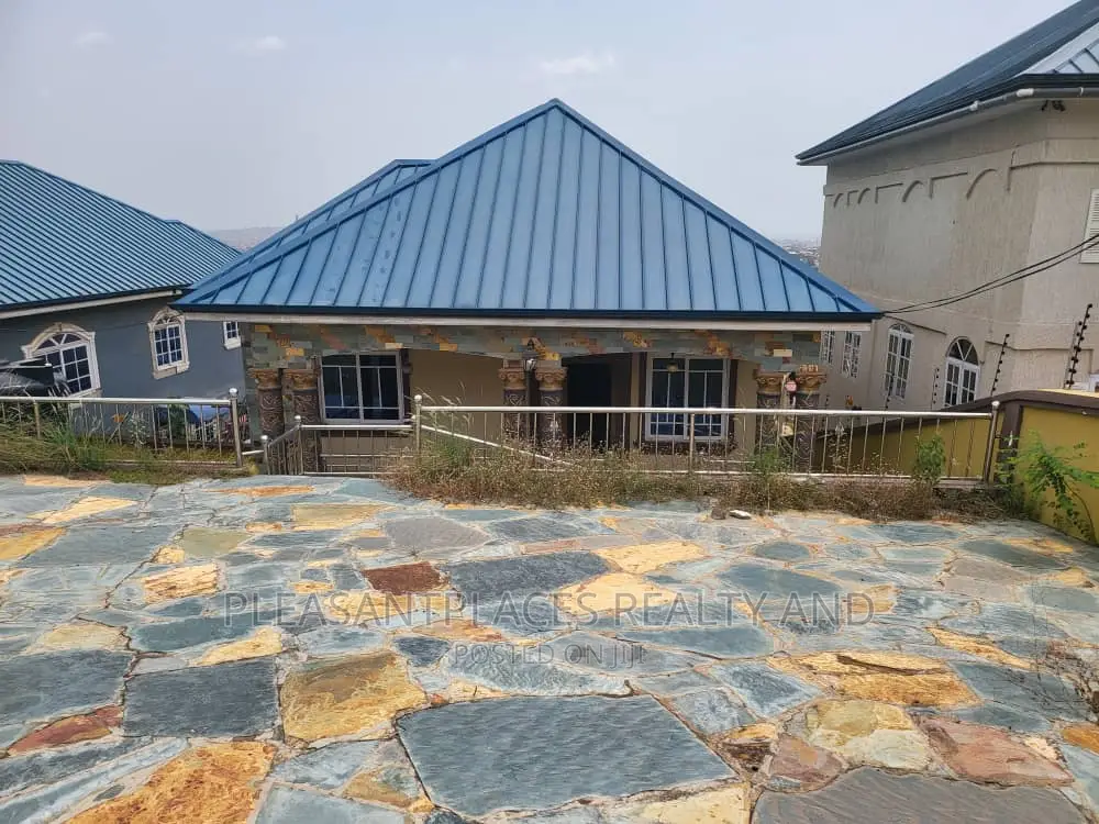 4bdrm House in Pleasantplaces, Ashomang Estate for rent