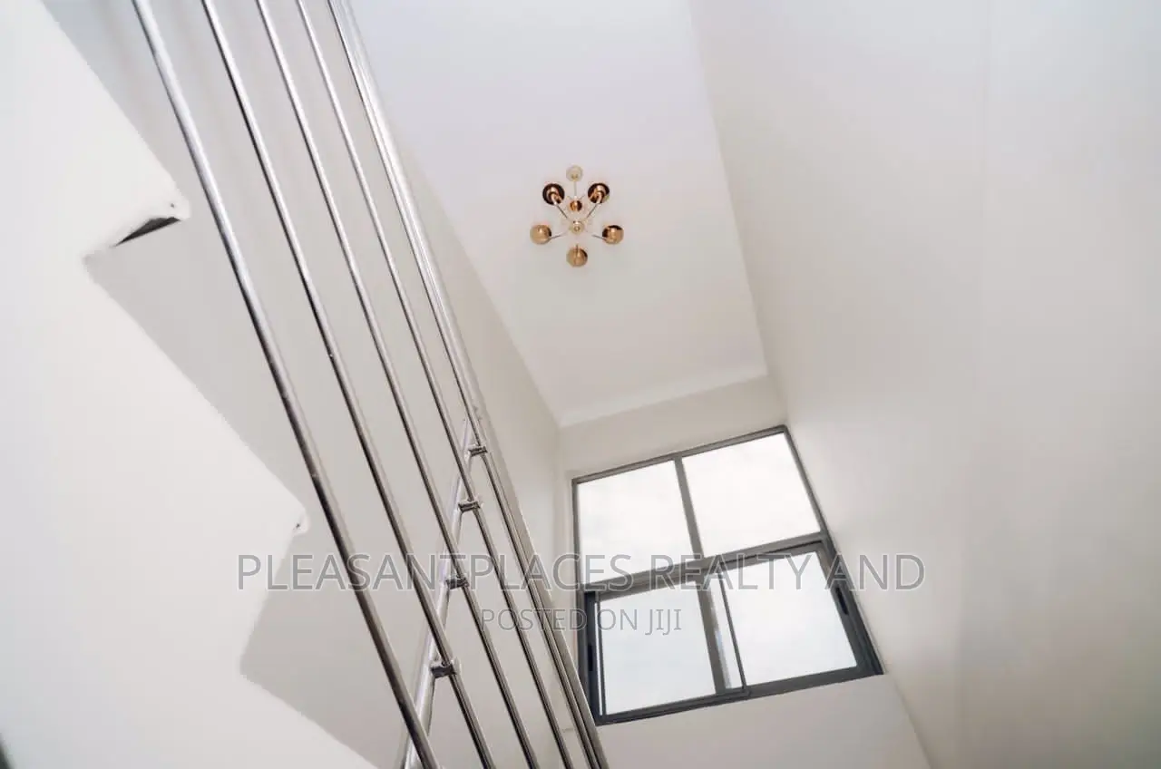4bdrm Duplex in Pleasantplaces, Spintex for sale
