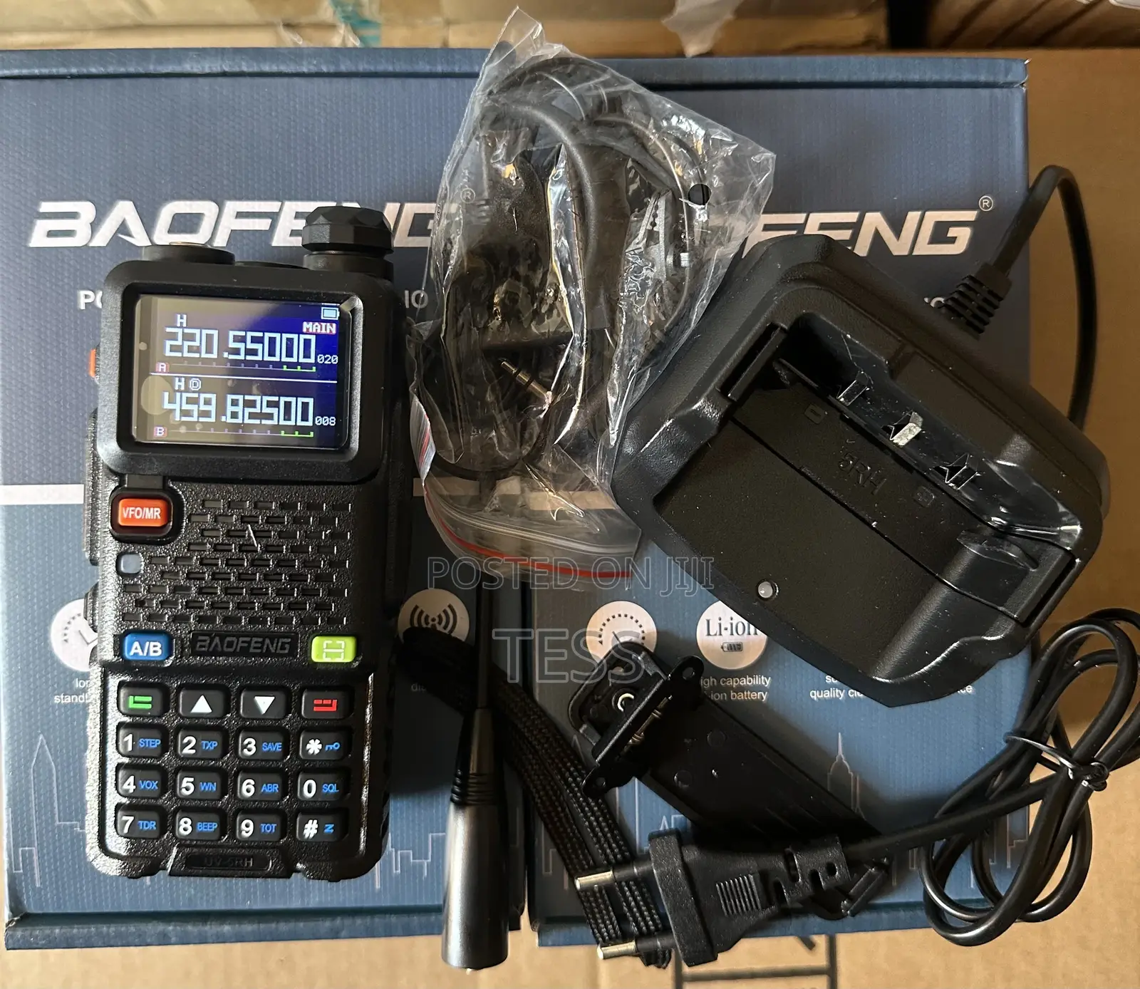 Walkie-Talkie Radio Boafeng UV-5RH With Earpiece.