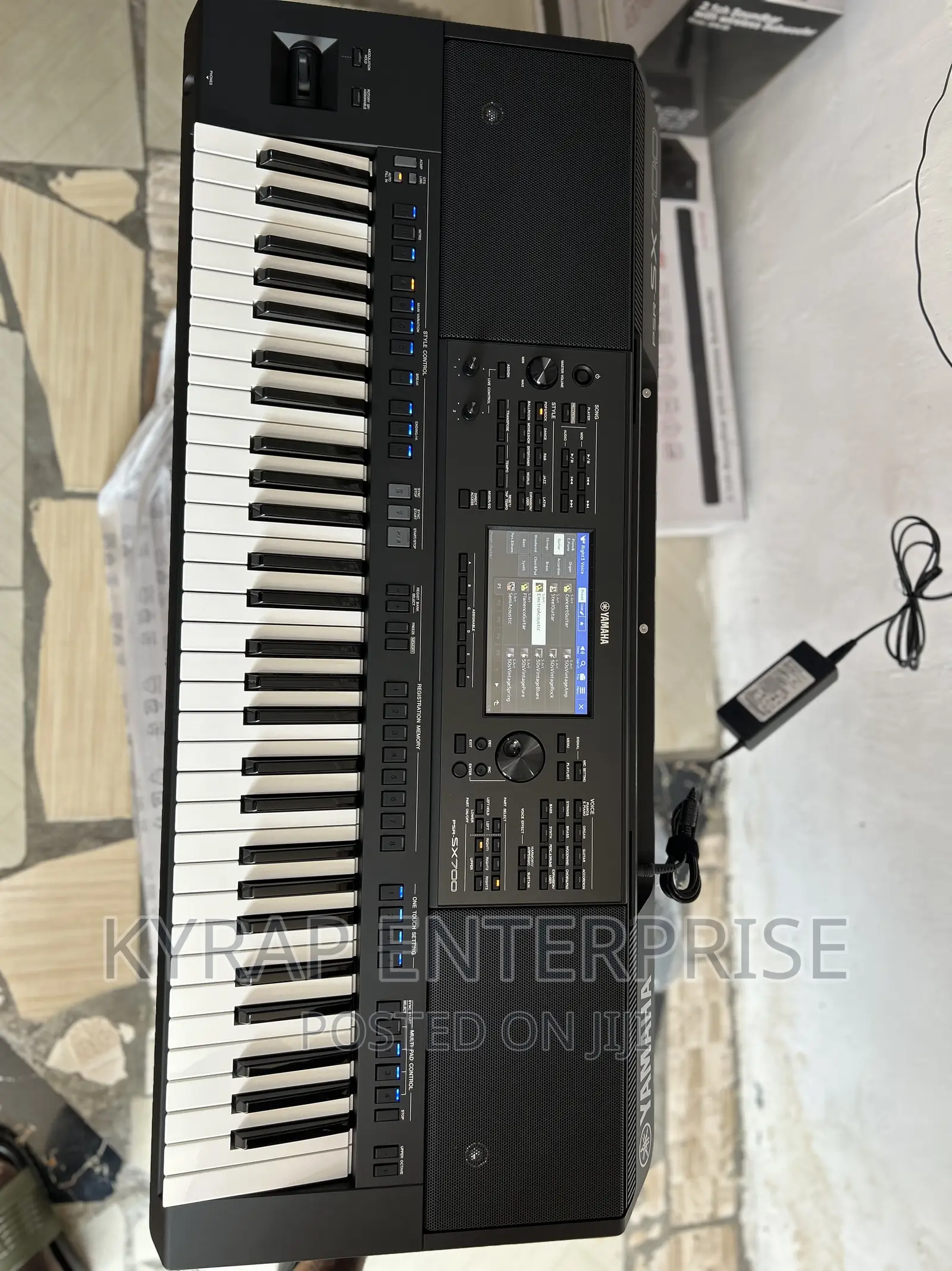 Yahama PSR Sx 700 Keyboard