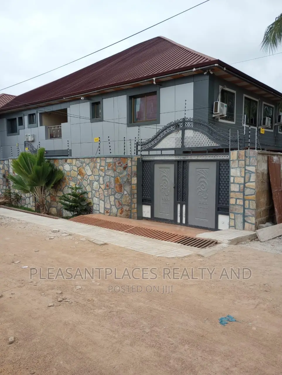 3bdrm Apartment in Pleasantplaces, Ashaley Botwe for rent