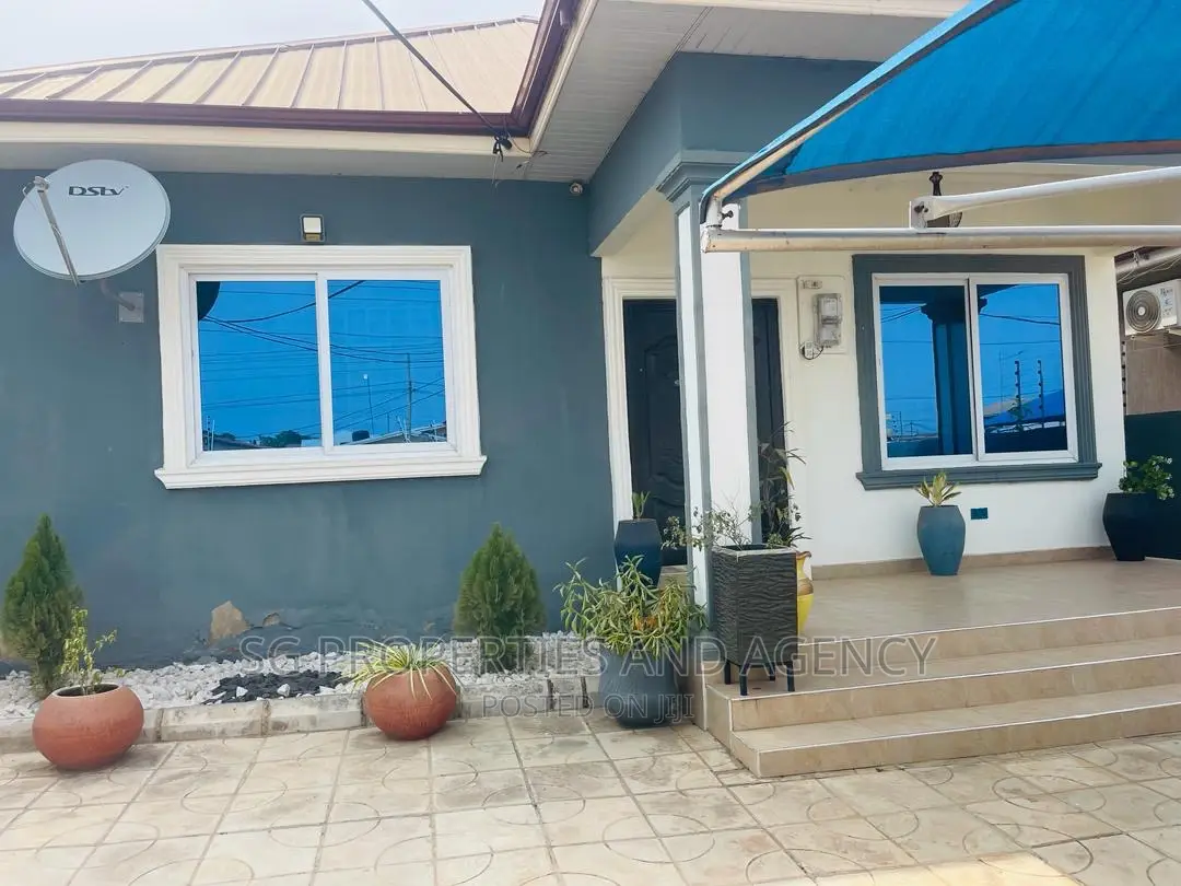 3bdrm House in Batsonaa, Spintex for rent