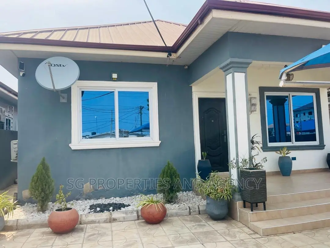 3bdrm House in Batsonaa, Spintex for rent