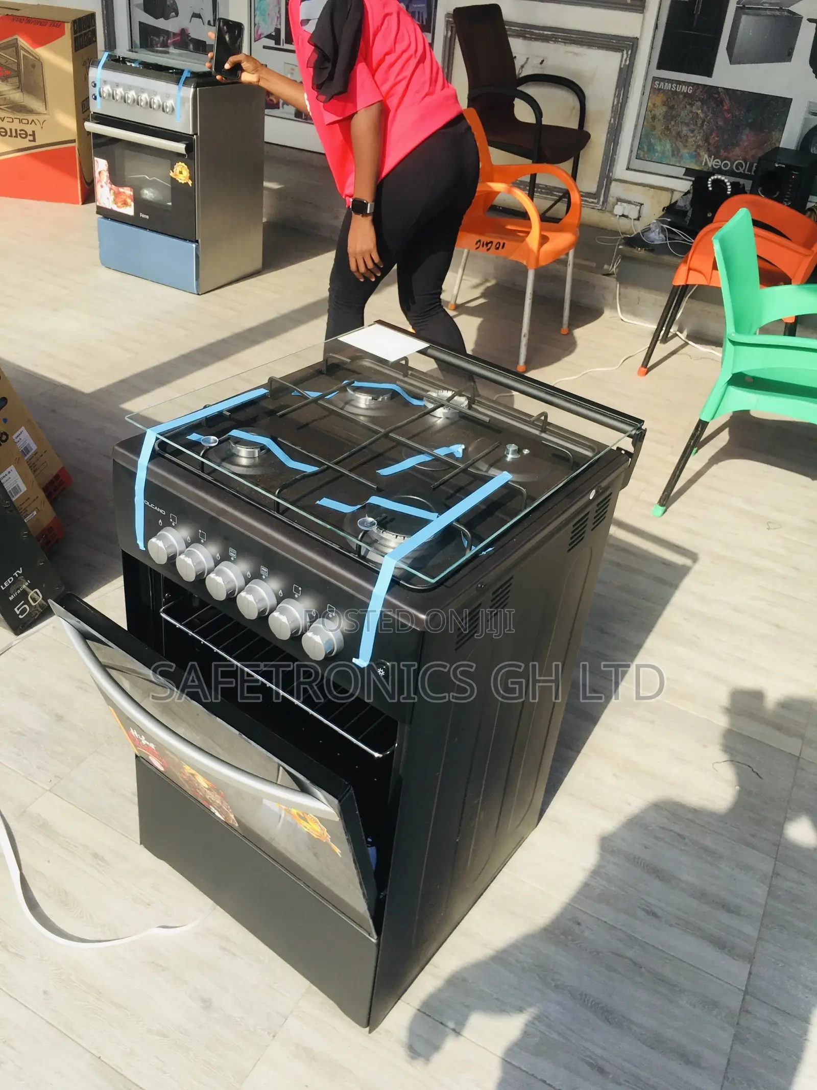 Volcano 4 Gas Cooker Oven With Grill 50x50 Black Glass Lid