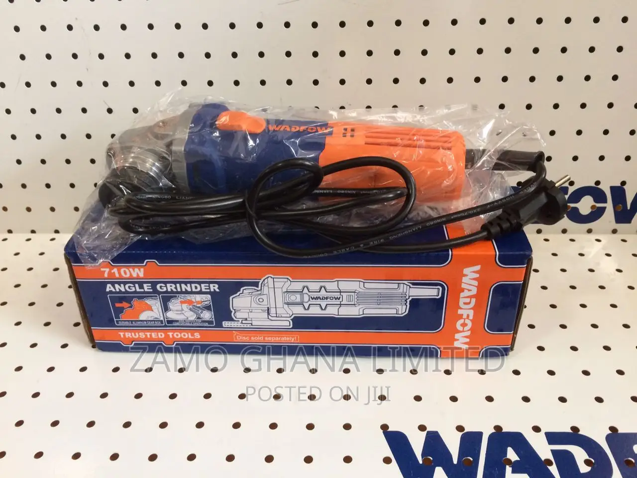 Angle Grinder 710w - Wag15761