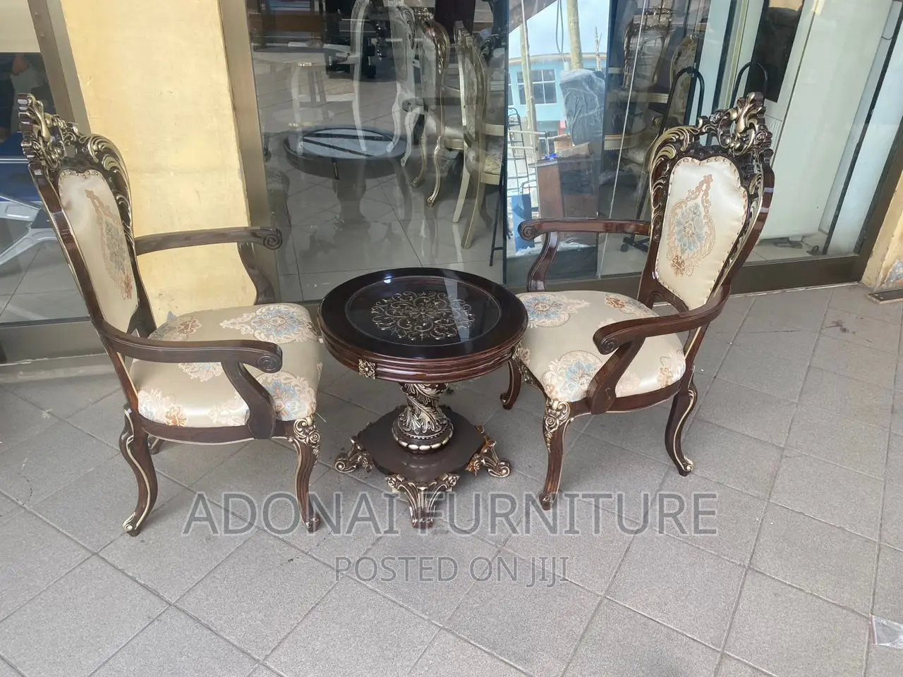 Royal Table and Chair