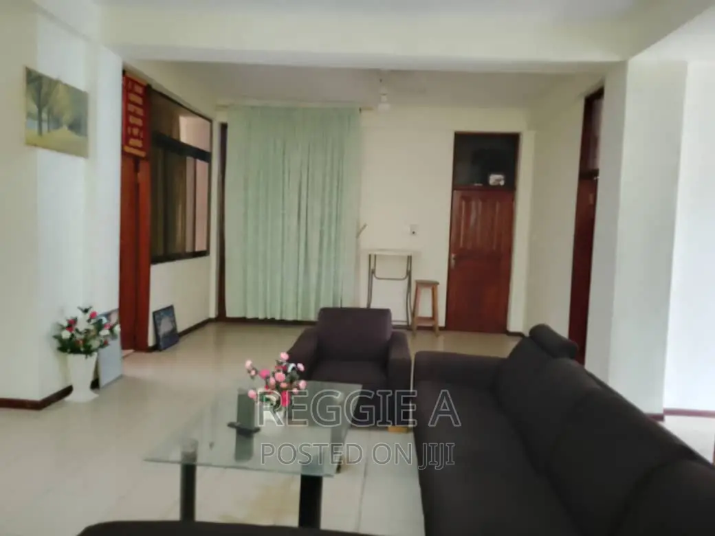 A 3-Bedroom Fully Furnished Flat. Short /Long Stay