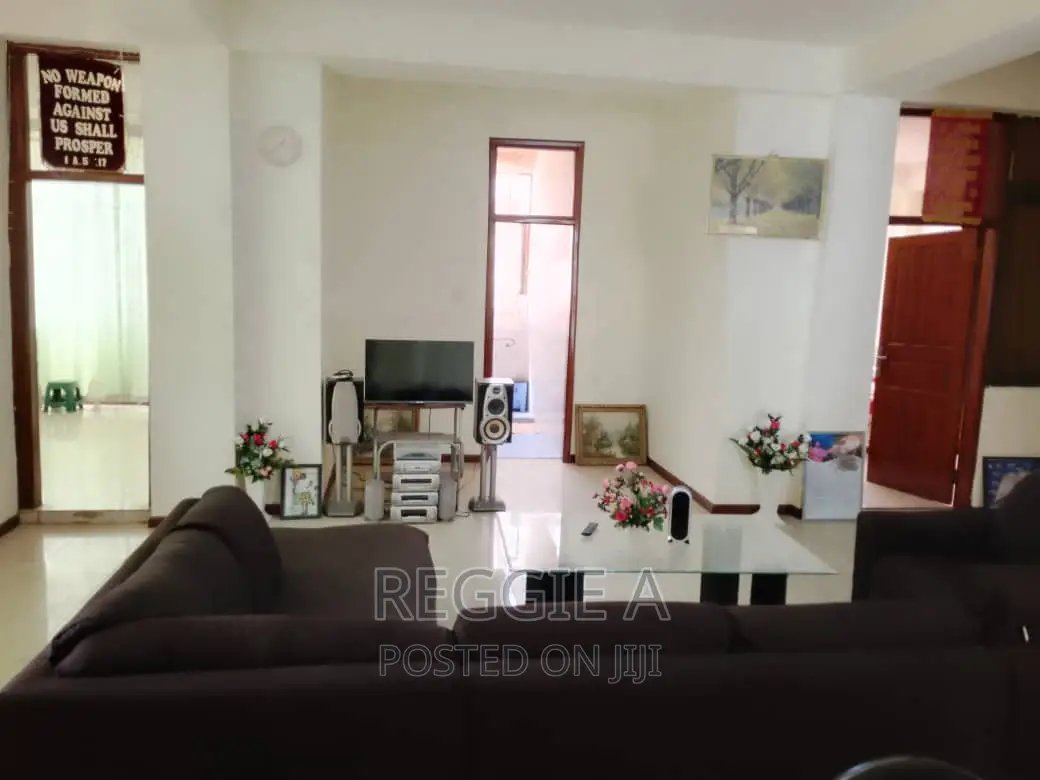 A 3-Bedroom Fully Furnished Flat. Short /Long Stay