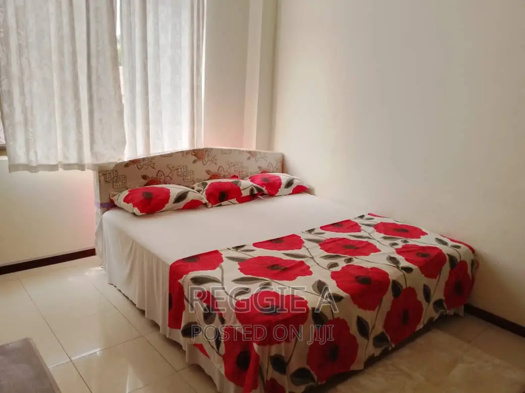 A 3-Bedroom Fully Furnished Flat. Short /Long Stay