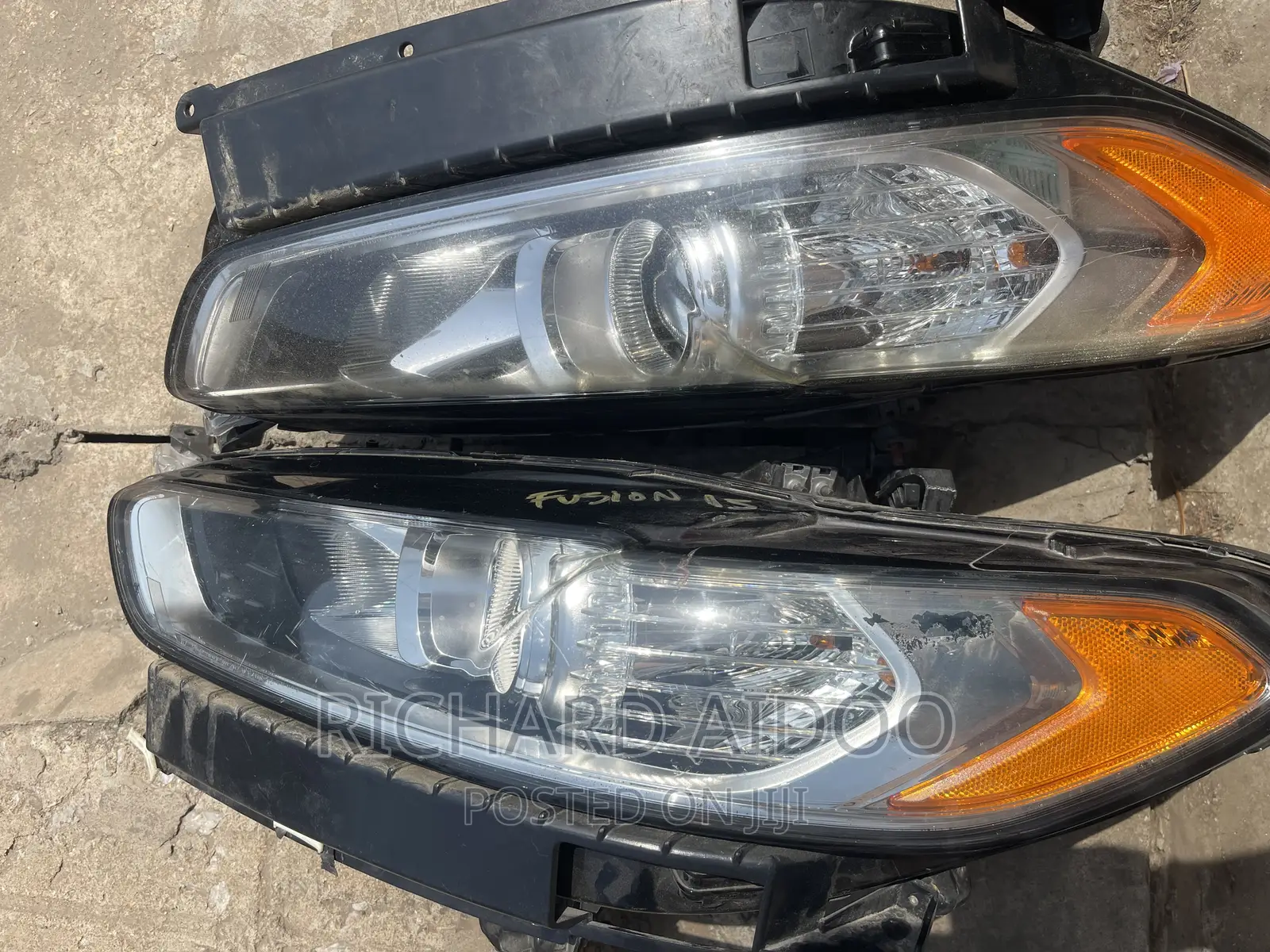 Ford Fusion 2014 Headlight Available