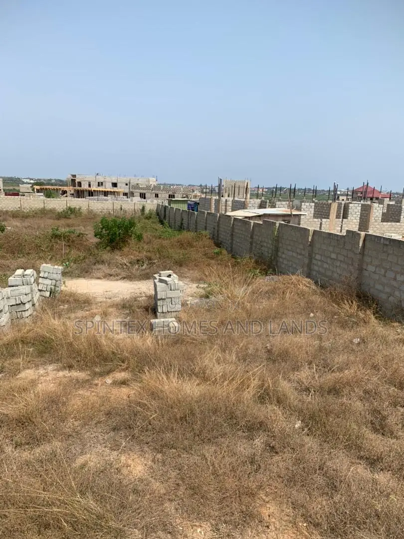 Plots for Sale in Lashibi, Size 70/100