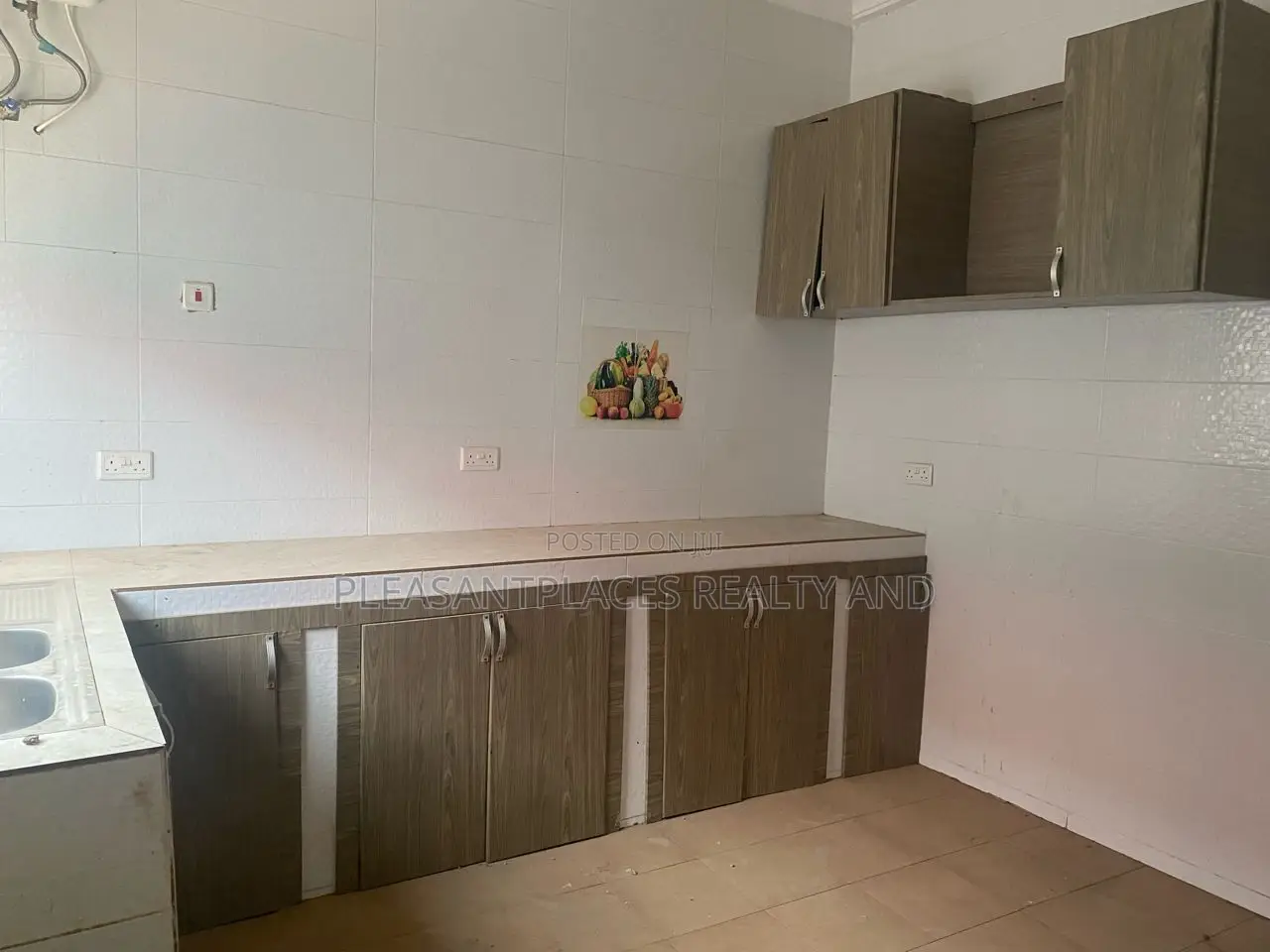 5bdrm House in Pleasantplaces, Pokuase for rent