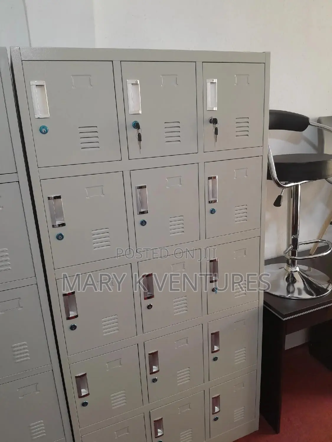 15 Lockers Cabinet