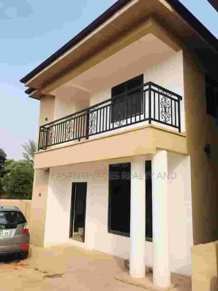 2bdrm Duplex in Pleasantplaces, Madina for rent