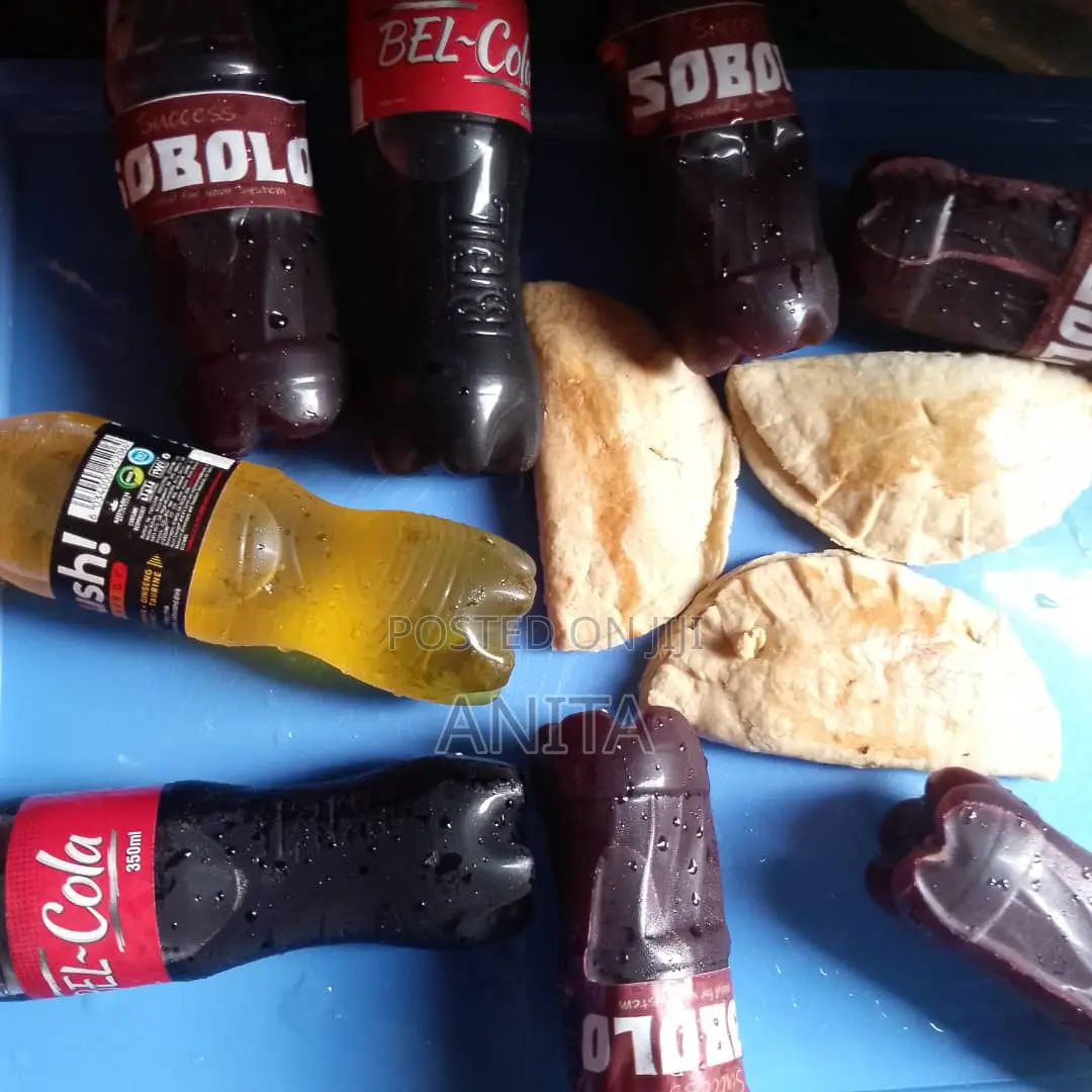 Delicious Meat Pie and Beverages