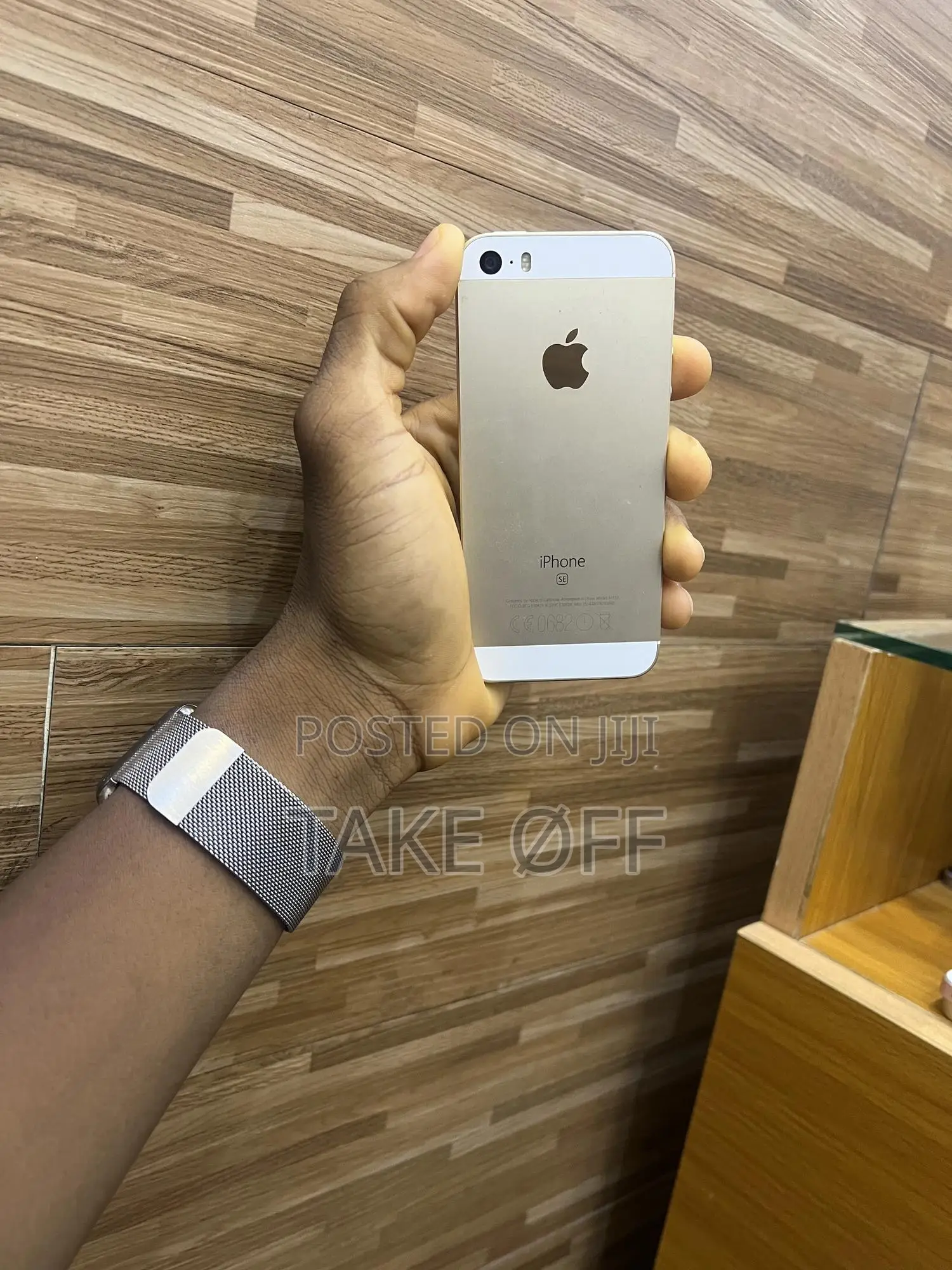 Apple iPhone SE 64 GB Gold