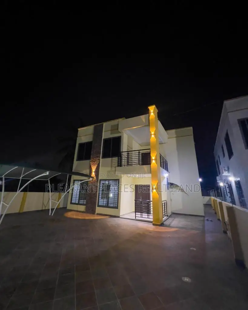 4bdrm Duplex in Pleasantplaces, Oyarifa for rent