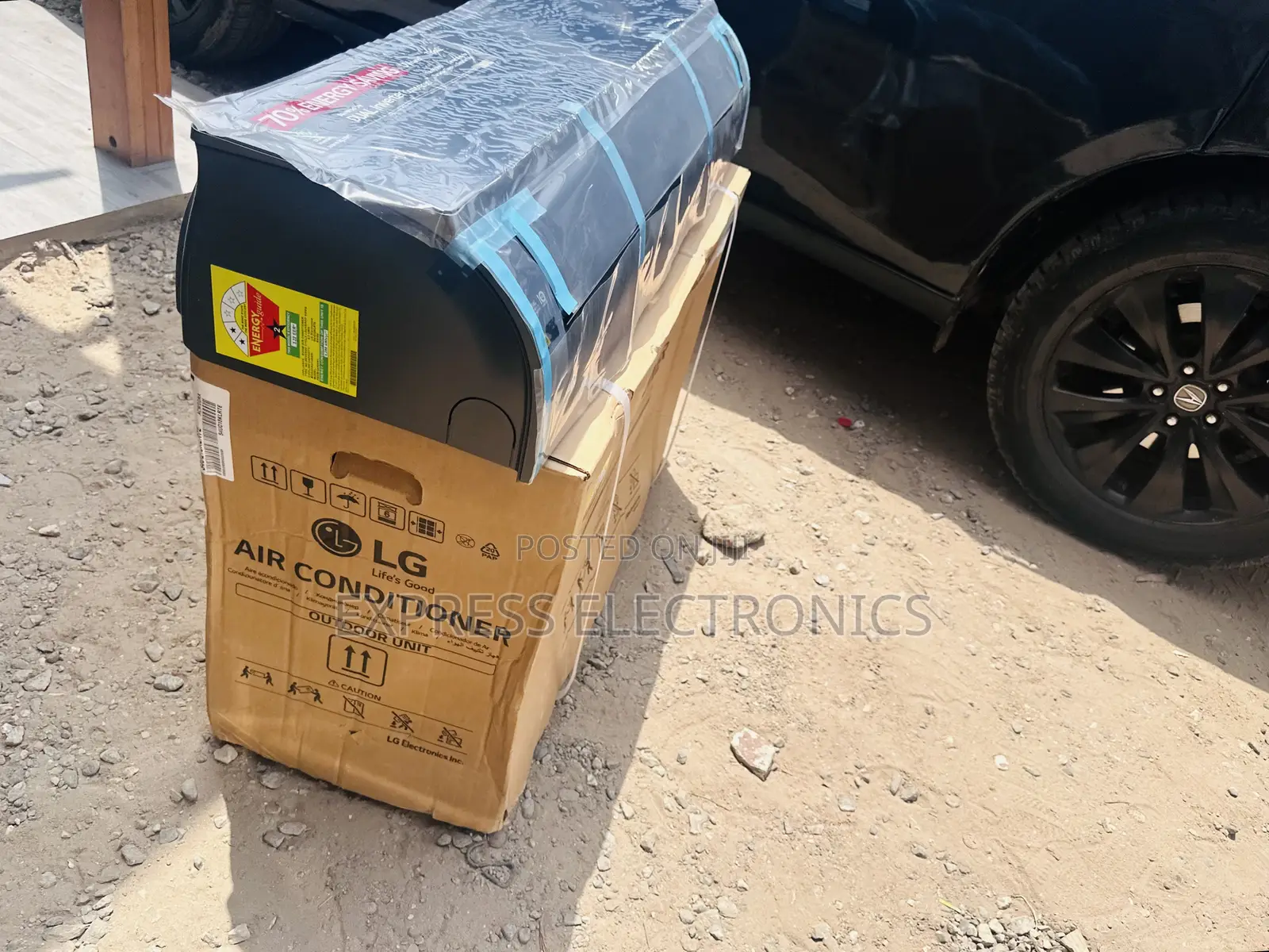 Very Strong  DUAL Inverter Artcool AC LG 1.5hp Black