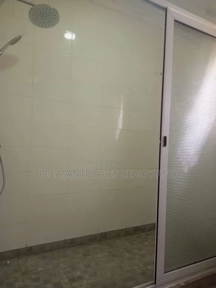 4bdrm Duplex in Pleasantplaces, Barrier for rent