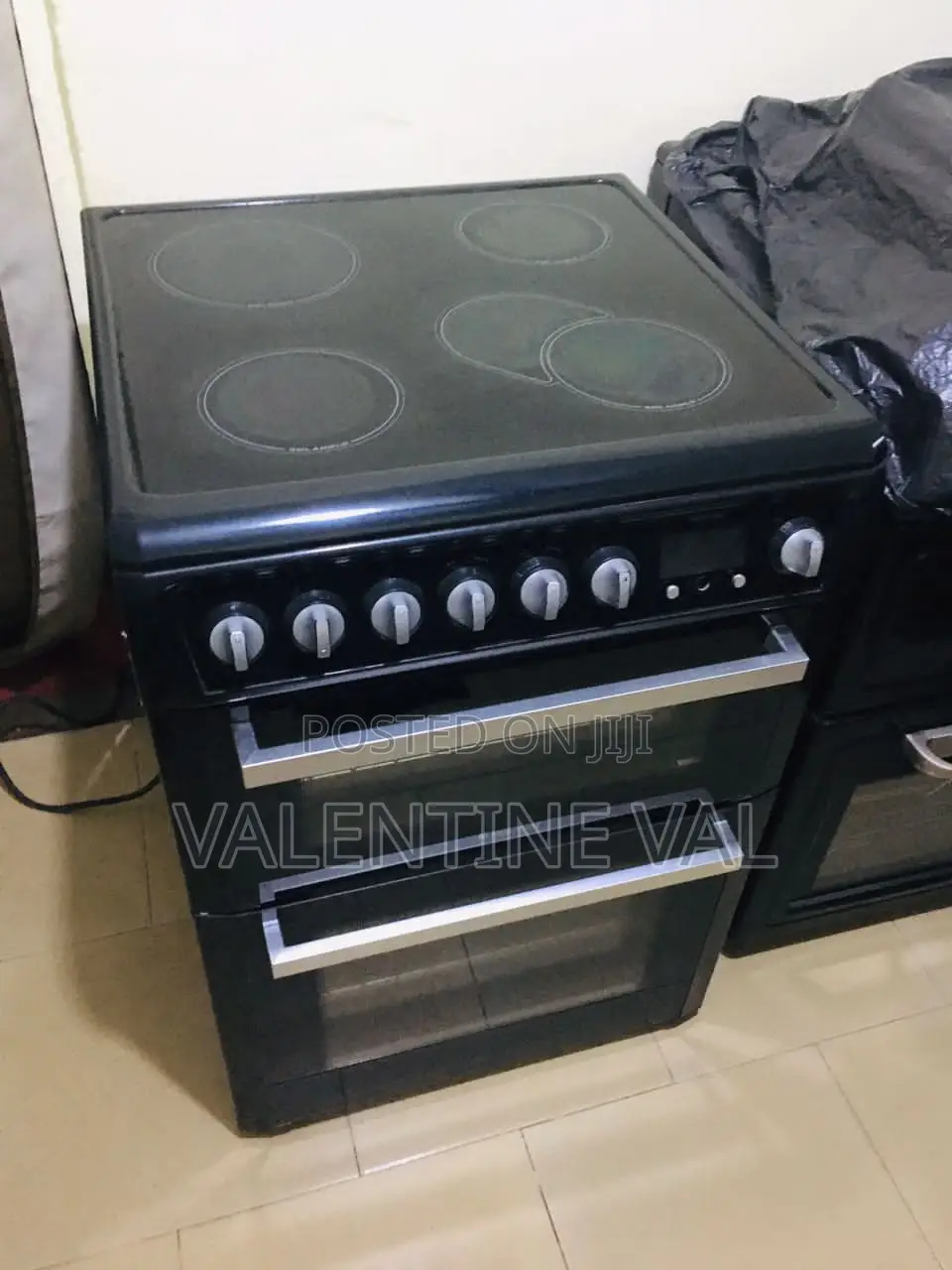 Hotpoint Electric Cooker With 4 Knobs