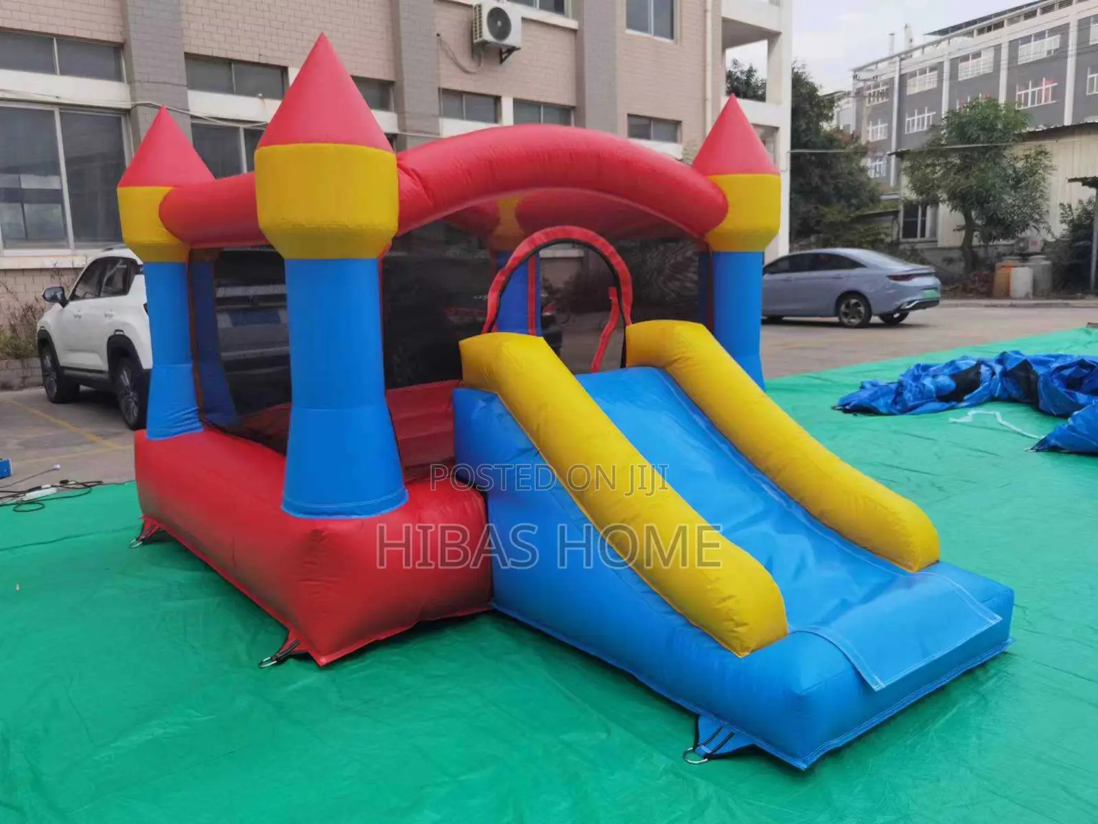 Commercial Grade Bouncy Castle With Blower and Slide