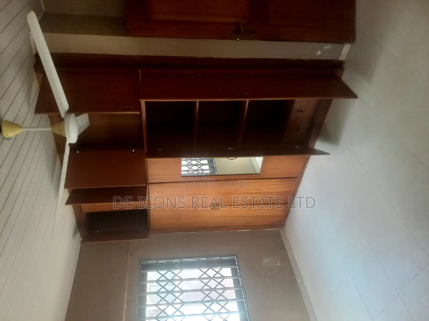 3bdrm Bungalow in De-Icons Real Estate, Ga South Municipal for rent