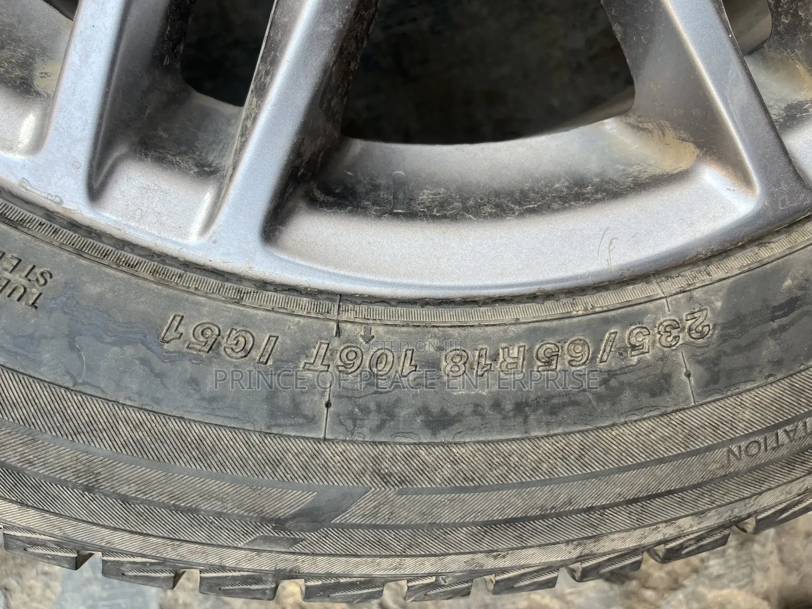 Original Yokohama Home Use Toyota Tires (235/65r16) Set of 4
