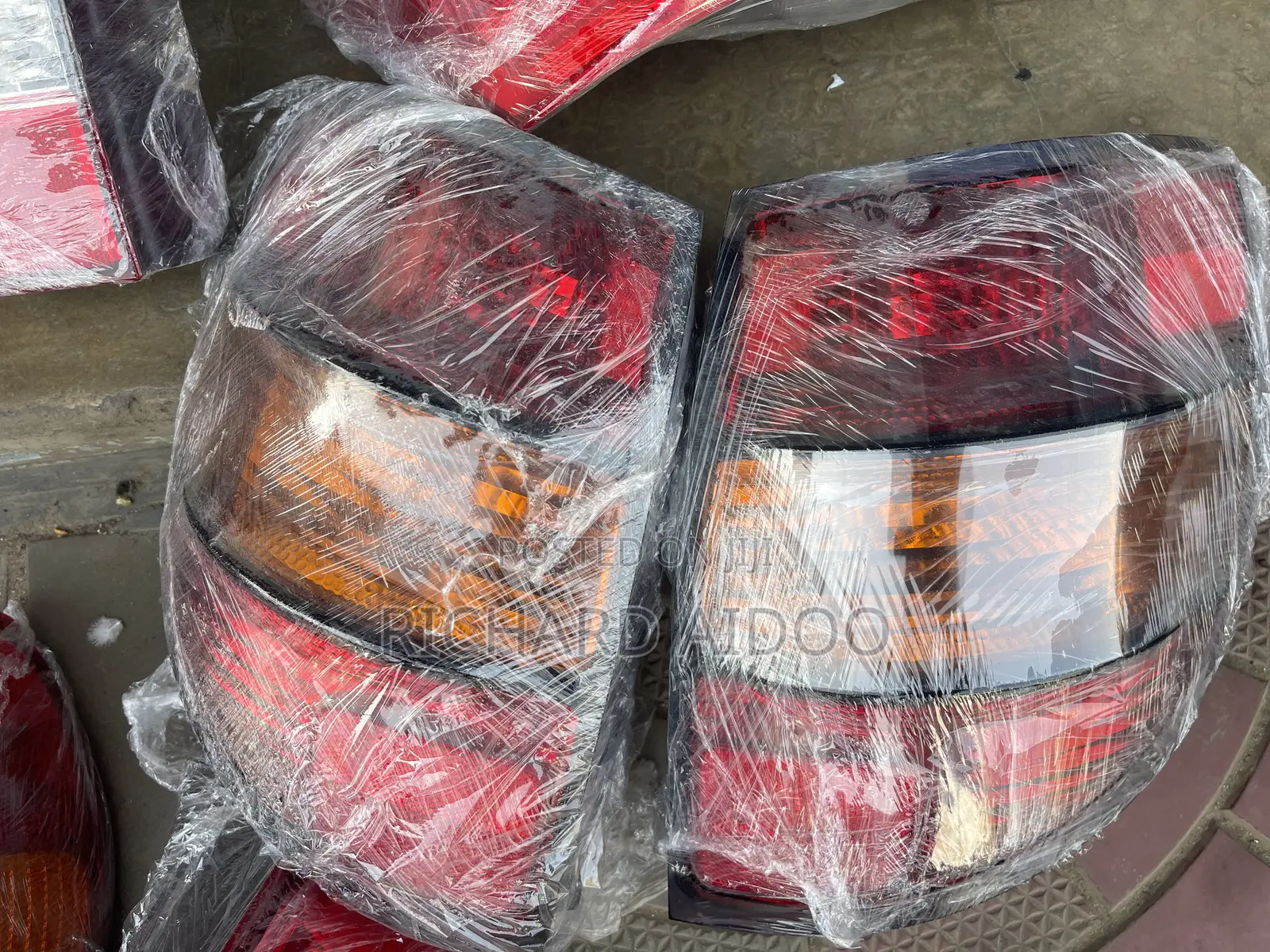 Pontiac Vibe 2005 Taillight Available