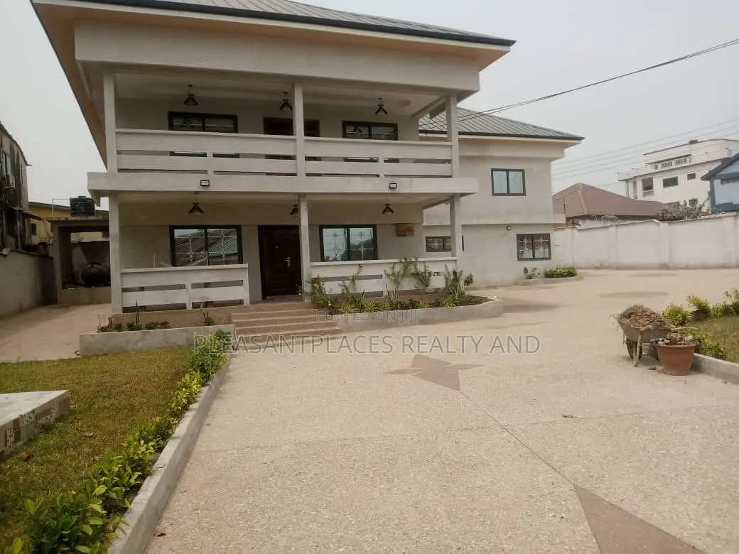 7bdrm Duplex in Pleasantplaces, Achimota for rent