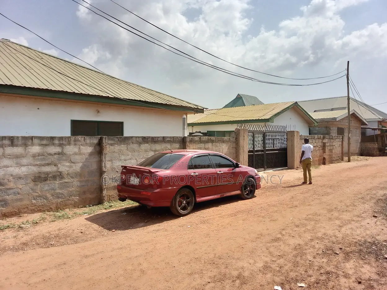 9bdrm House in Gbetsile, Tema Metropolitan for sale