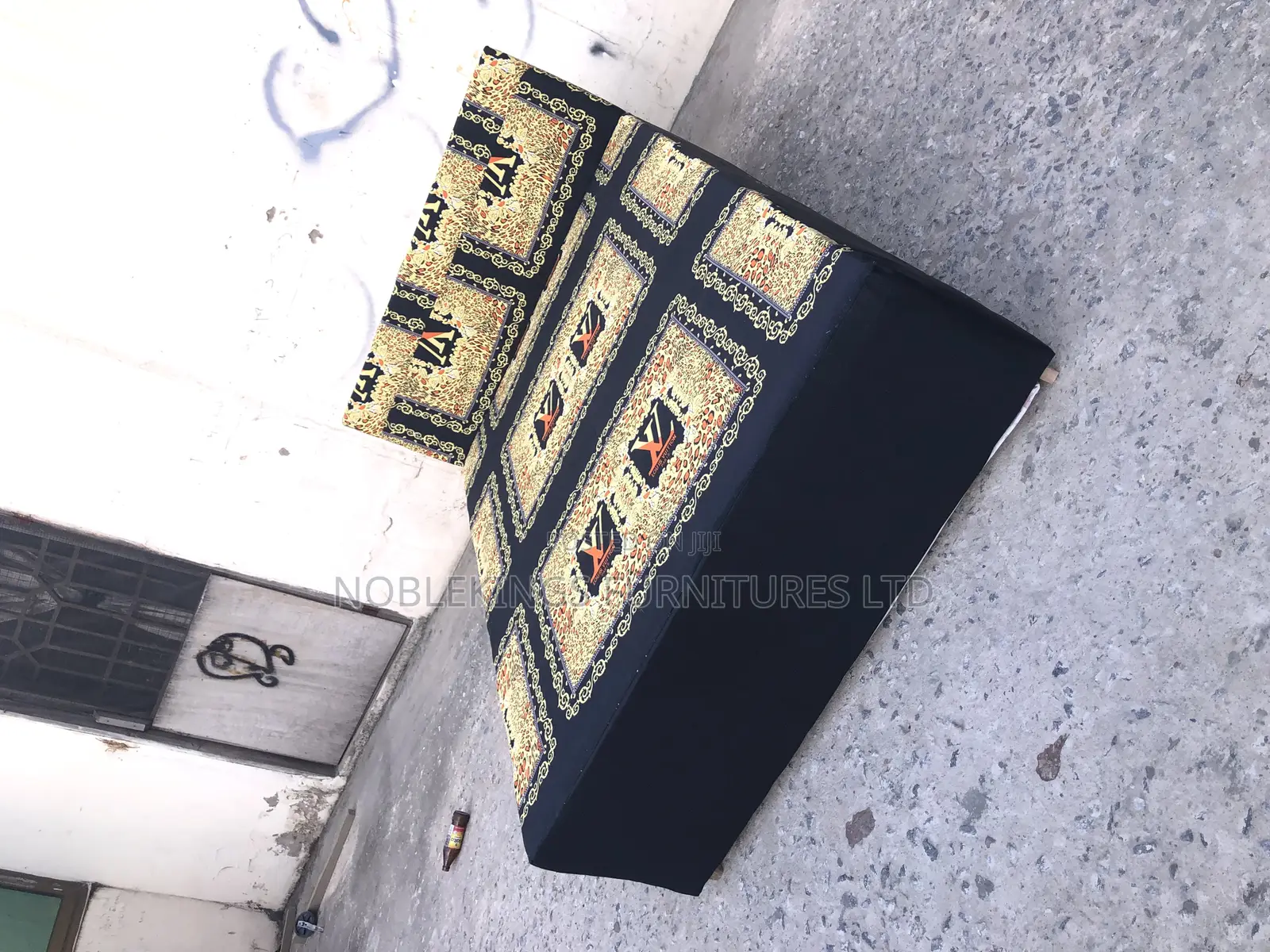 Double Bed Inbuilt