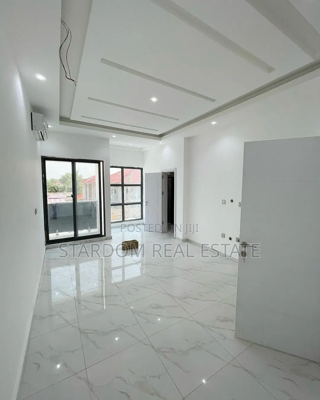 2bdrm Townhouse/Terrace in Lake Side Estate for sale