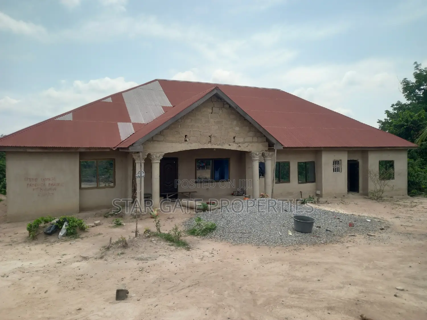 7bdrm House In Krobo, Near Kenyasi, Kwabre For Sale