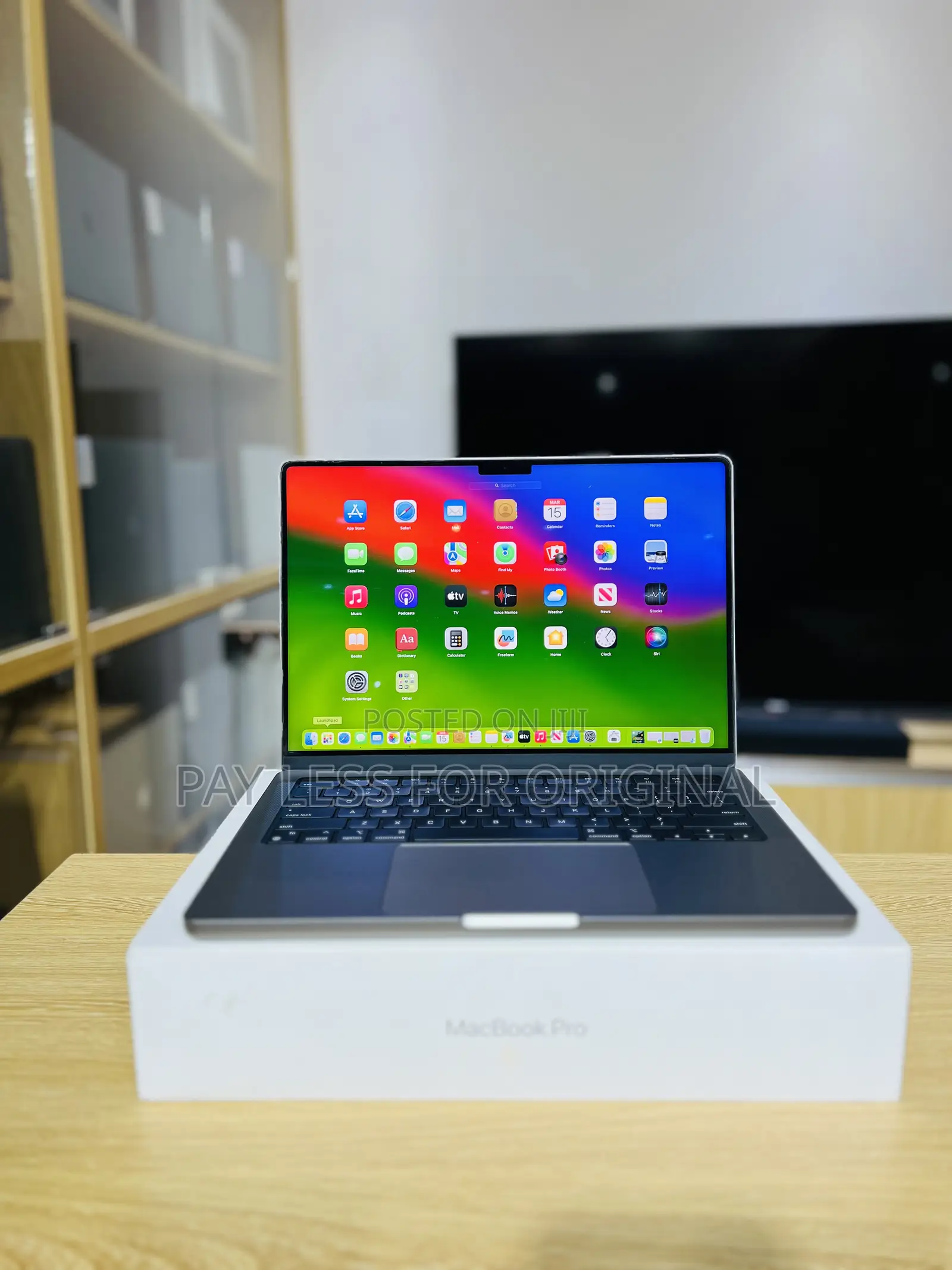 Laptop Apple MacBook Pro 2023 M3 14-inch 8GB Apple M3 SSD 512GB