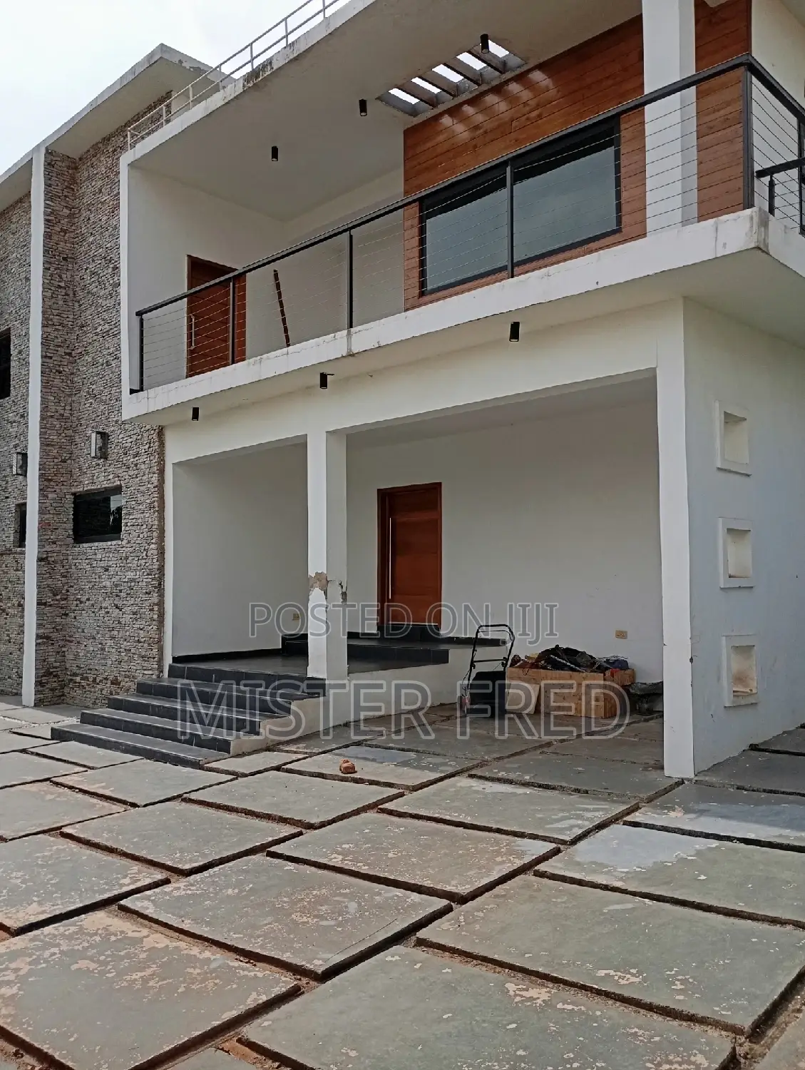 5bdrm House in Adanseman New, Weija for sale