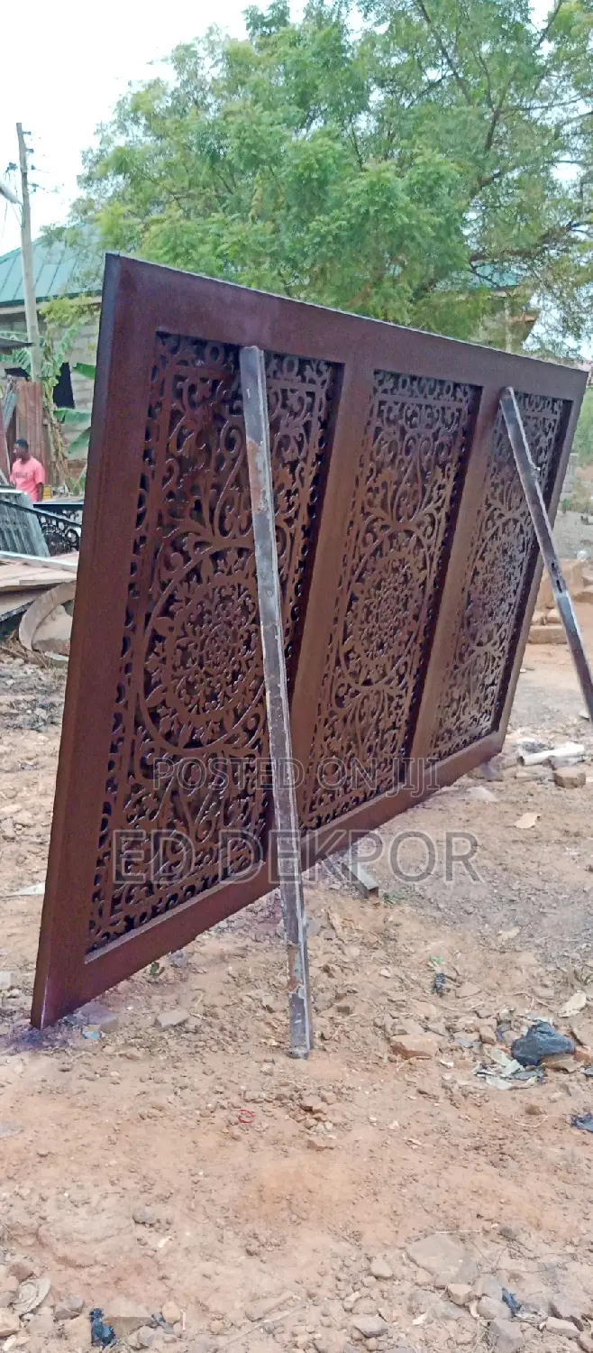 Double CNC Metal Gate