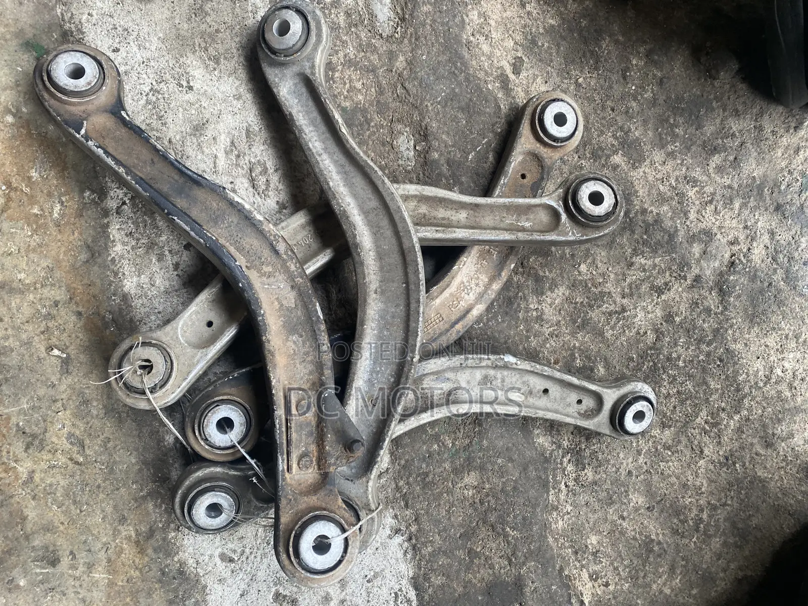 C300 2014 Rear Lower Arms