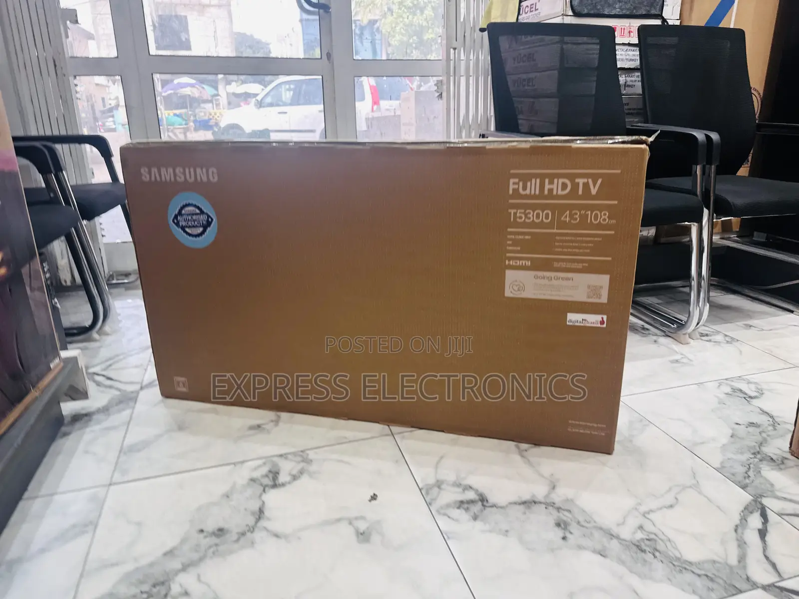 Samsung FHD Satellite Display Smart 43”T530.